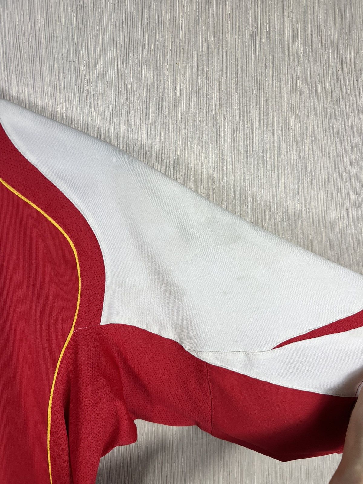 Nike Vintage Nike Arsenal total 90 O2 jersey central logo t-shirt Size US L / EU 52-54 / 3 - 11 Thumbnail