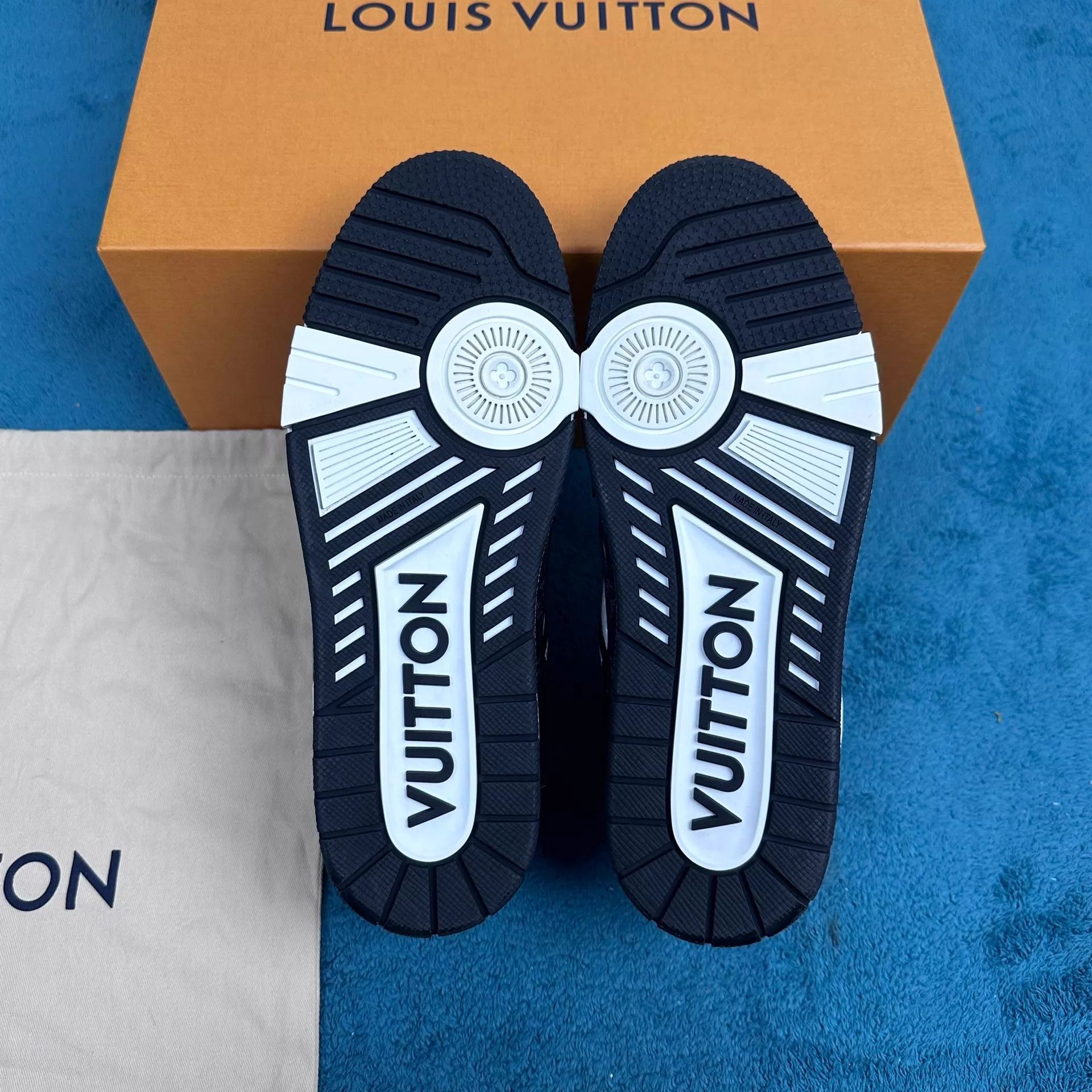 Louis Vuitton LV Trainer Black White Panda Print Denim 6.5/40.5 Near New Size US 7.5 / EU 40-41 - 5 Thumbnail