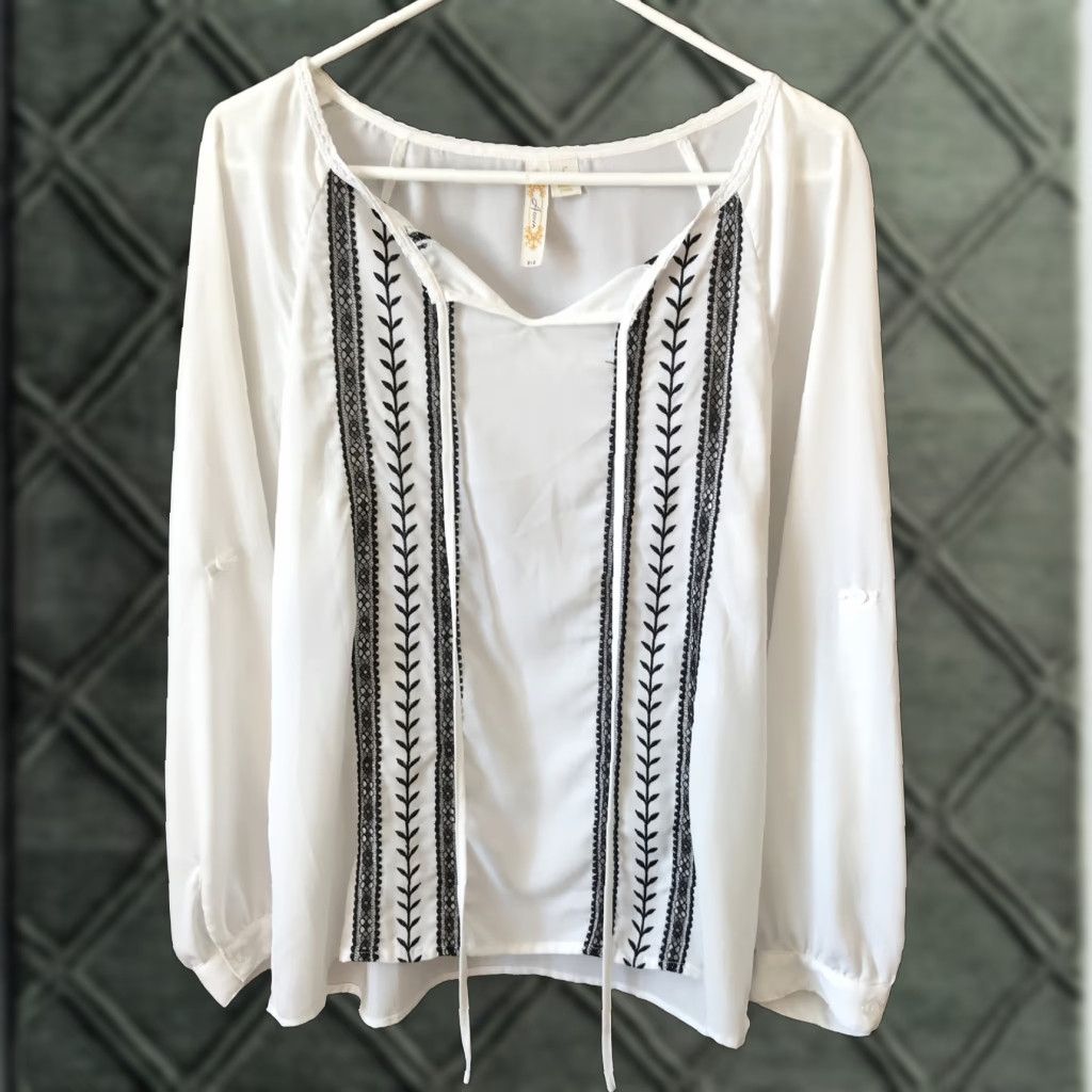 Vintage Adiva Blouse Shirt Womens L White Semi Sheer Lace Embroidered Roll Tab Sleeve Round Neck Long Sleeve Casual Size L / US 10 / IT 46 - 1 Thumbnail