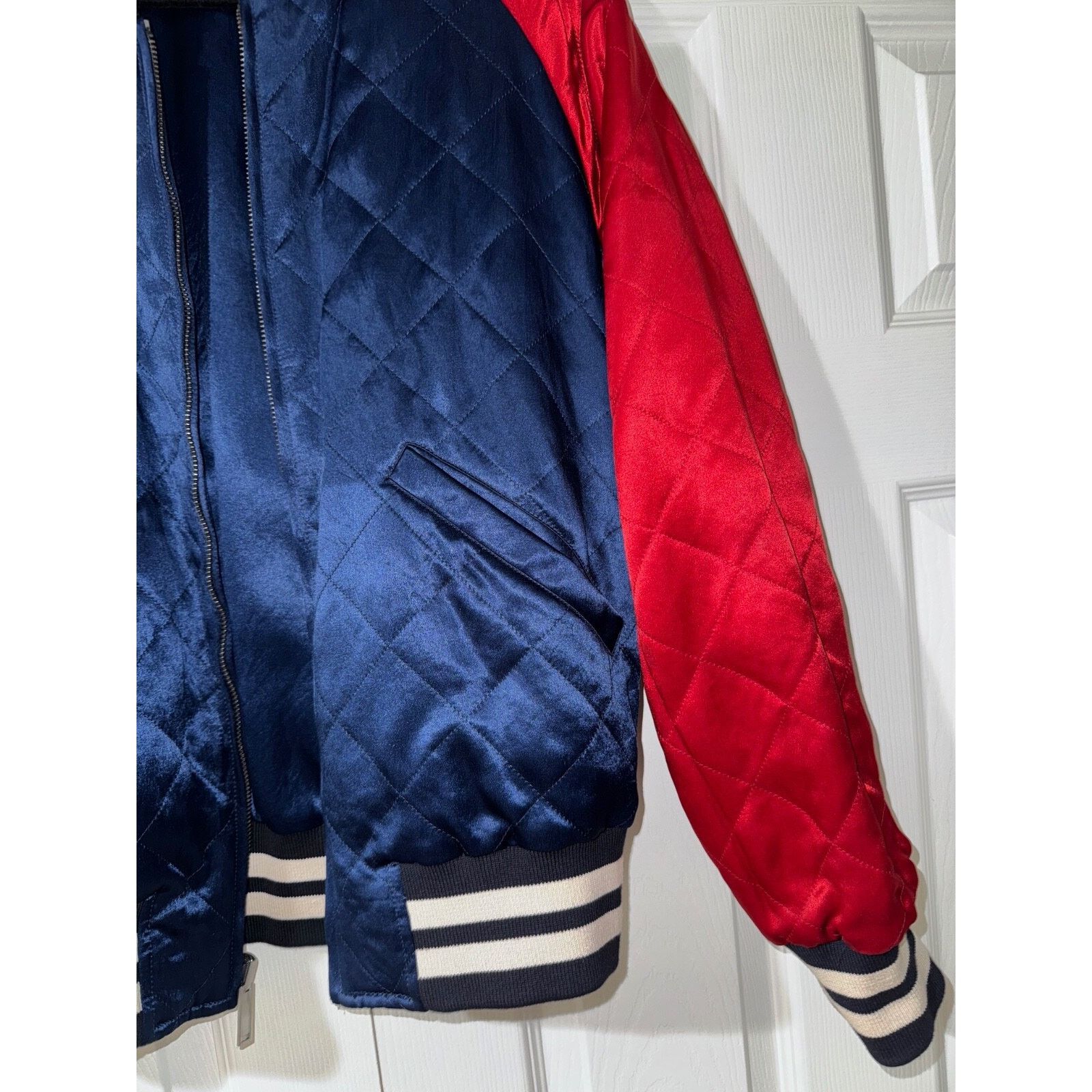 Gucci Gucci Silk Acetate Reversible Bomber Souvenir Jacket 48 Size US M / EU 48-50 / 2 - 19 Thumbnail