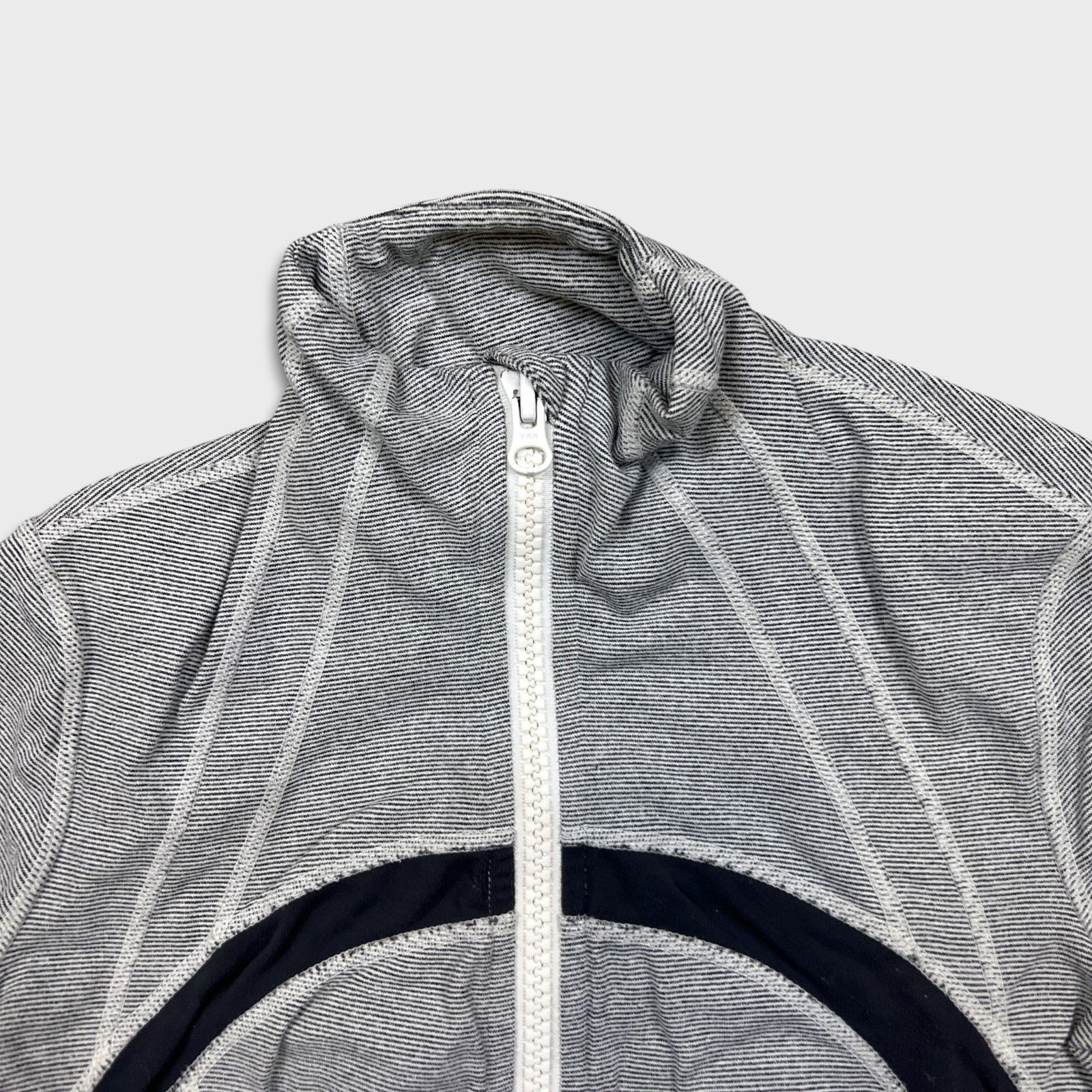 Lululemon Lululemon Define Jacket Full Zip Sports Track Suit Top Size XS / US 0-2 / IT 36-38 - 2 Thumbnail