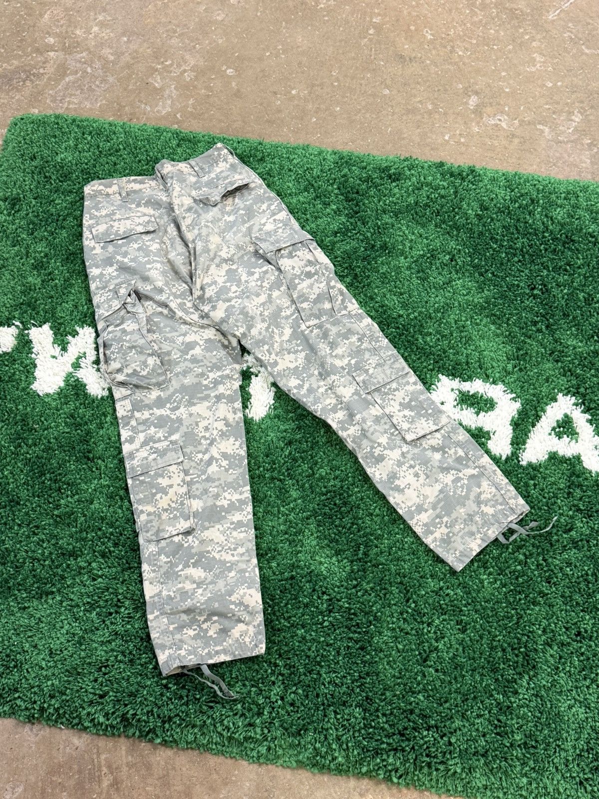 Vintage Vintage Digital Camo Cargo Pants Sz. Small x Long (28 x 34) Size US 28 / EU 44 - 6 Thumbnail