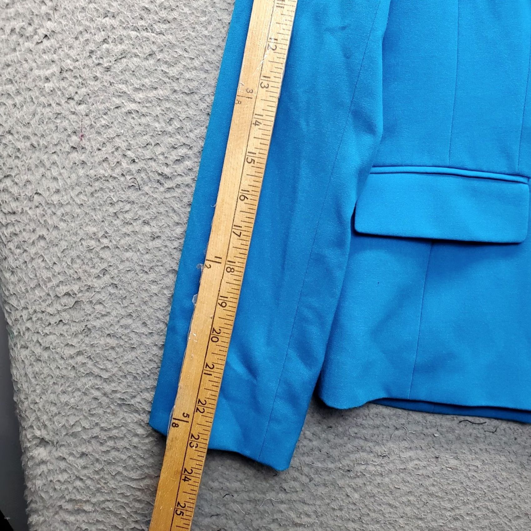 Calvin Klein Calvin Klein Blazer Jacket Womens Size 8P Blue Peak Lapel Single Breasted 1 Button EUC Size M / US 6-8 / IT 42-44 - 5 Thumbnail