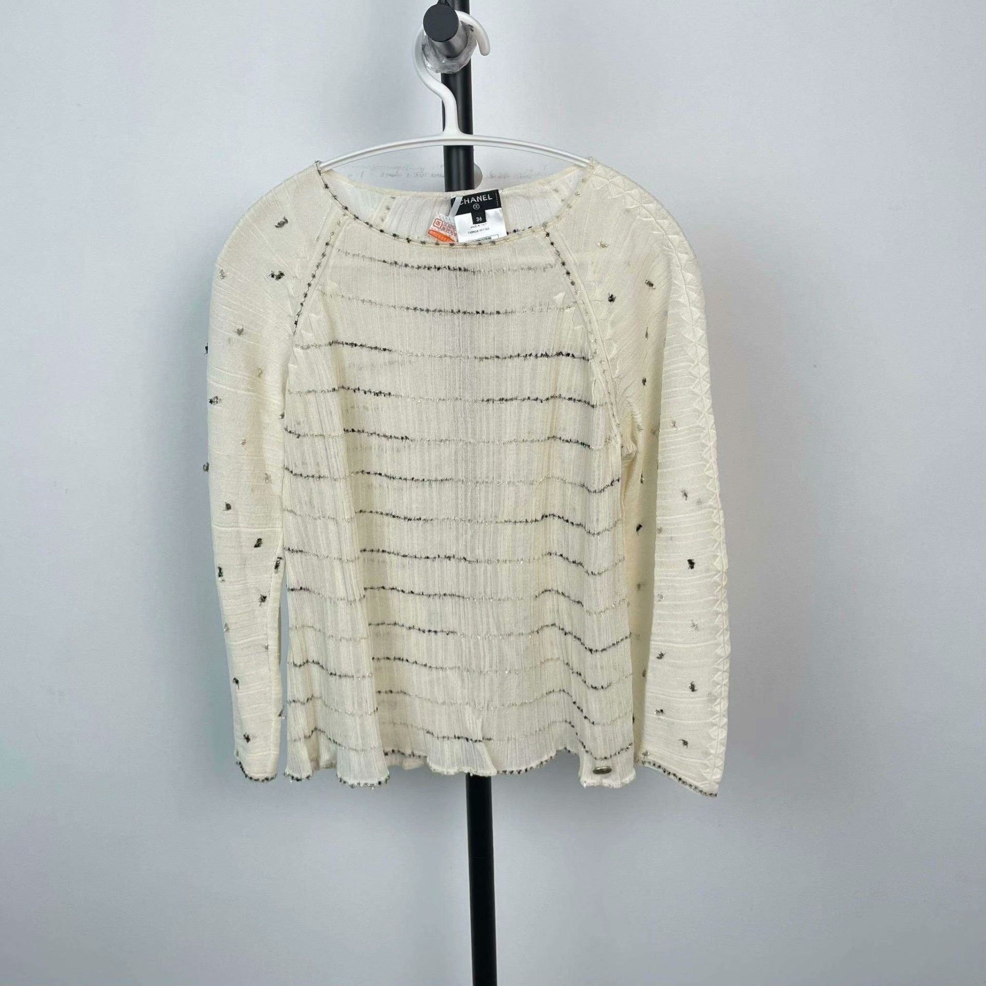 Chanel Chanel Gold T-Shirt 36 Women Size S / US 4 / IT 40 - 1 Thumbnail
