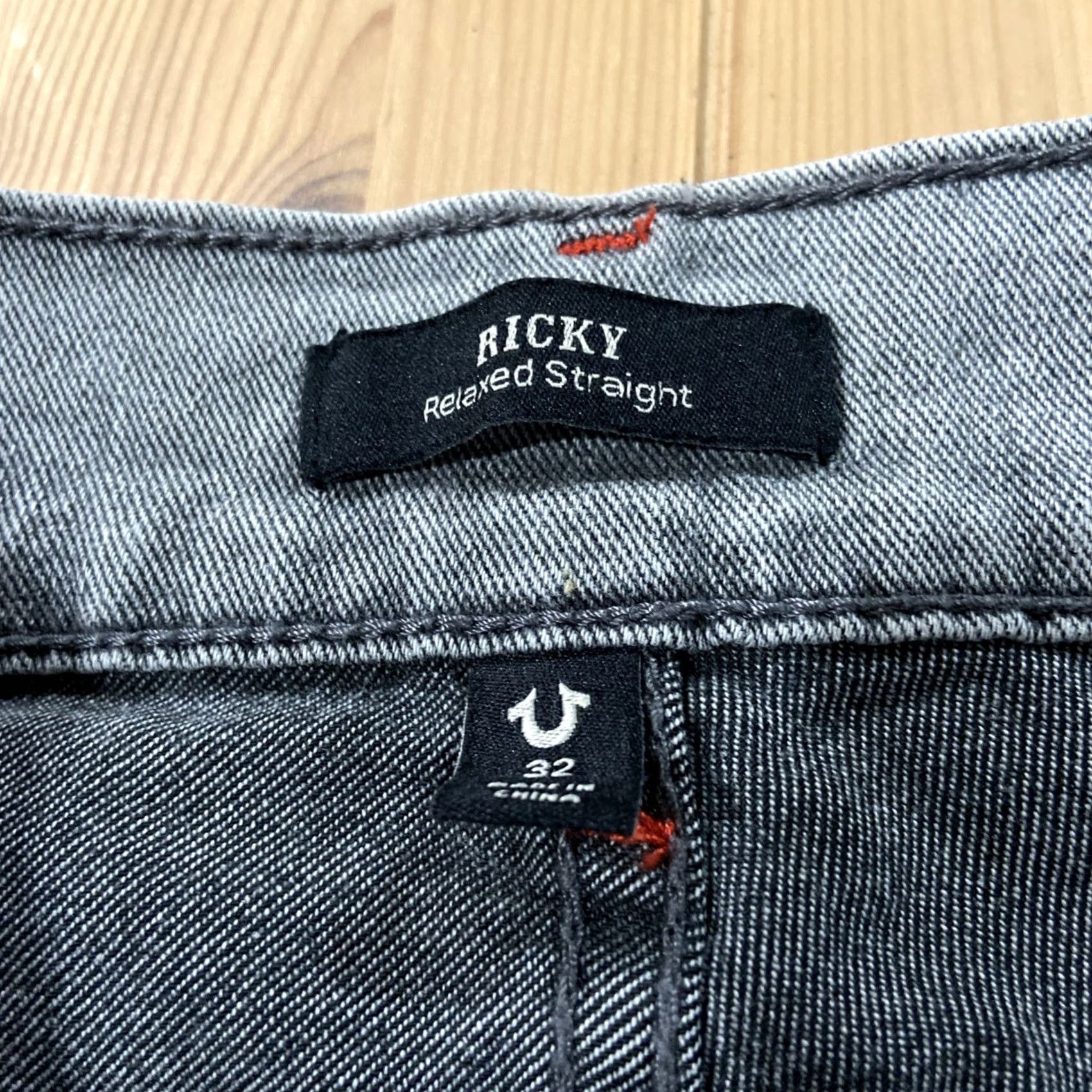 True Religion VINTAGE? No. True Religion Ricky Jeans Men 32 Regular Corduroy Gray 34 Inseam Relaxed Straight Pants Size US 32 / EU 48 - 2 Thumbnail