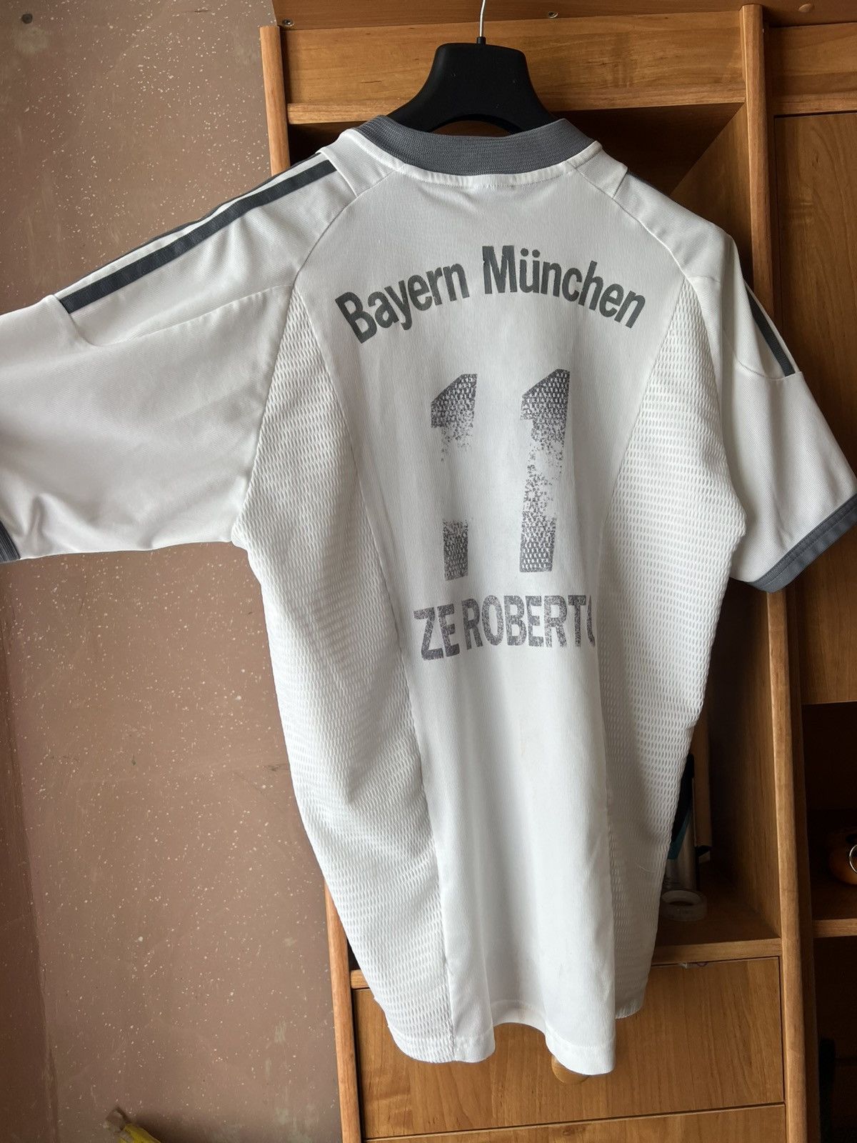 Vintage Bayern Munich Ze Roberto 2002 away Size US S / EU 44-46 / 1 - 4 Thumbnail