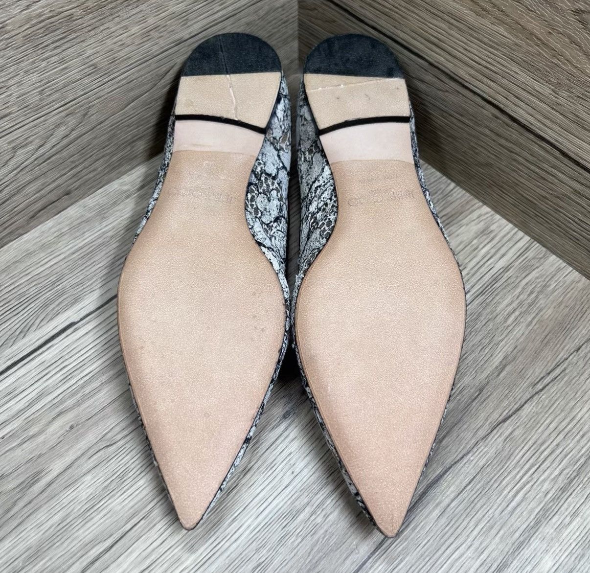 Jimmy Choo Jimmy Choo Black and Grey Lace Flats J41 Size US 7 / IT 37 - 5 Thumbnail