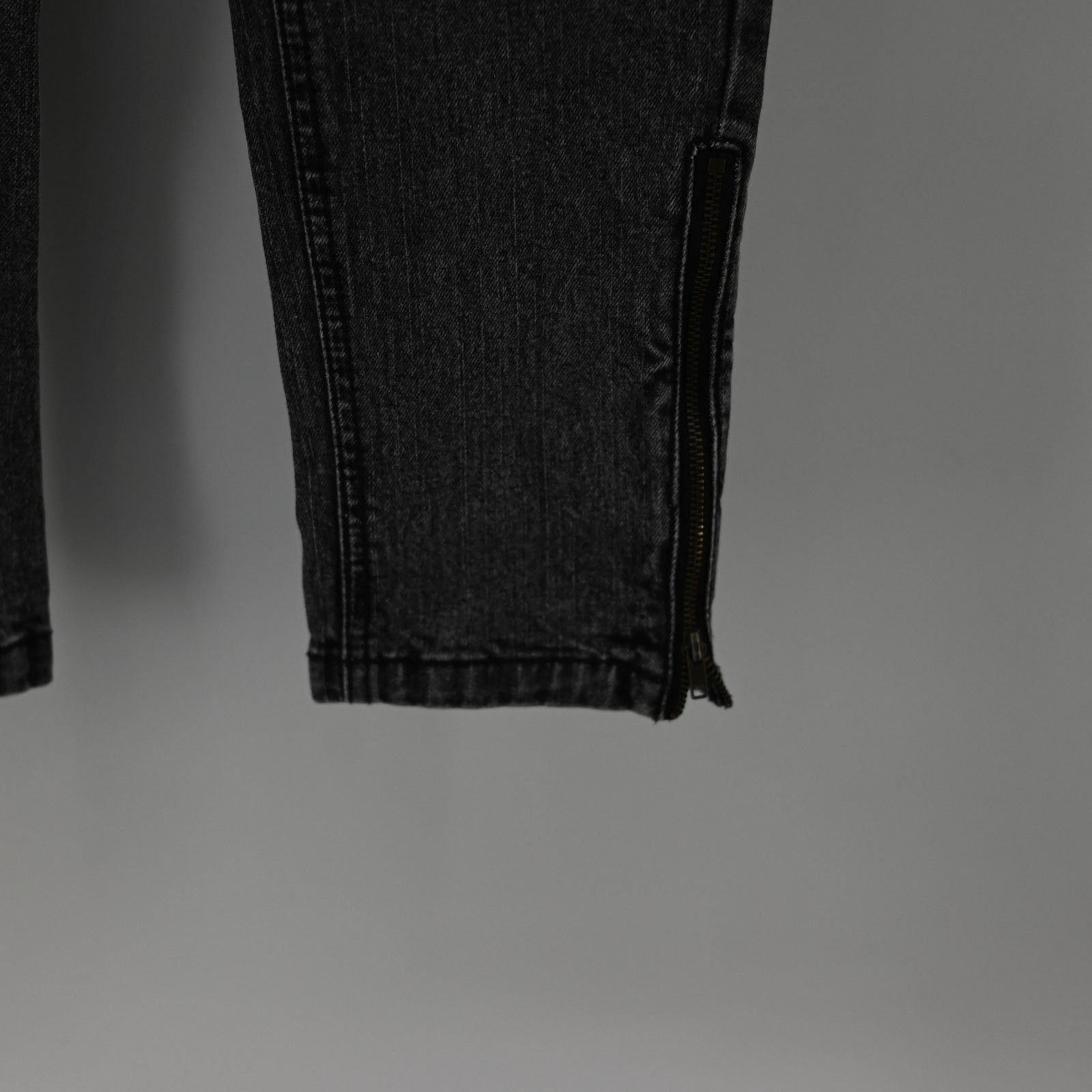 DKNY DKNY Skinny Jeans Y2K Style Zipper Faded Black Women Size 30 Size 30" / US 8 / IT 44 - 8 Thumbnail
