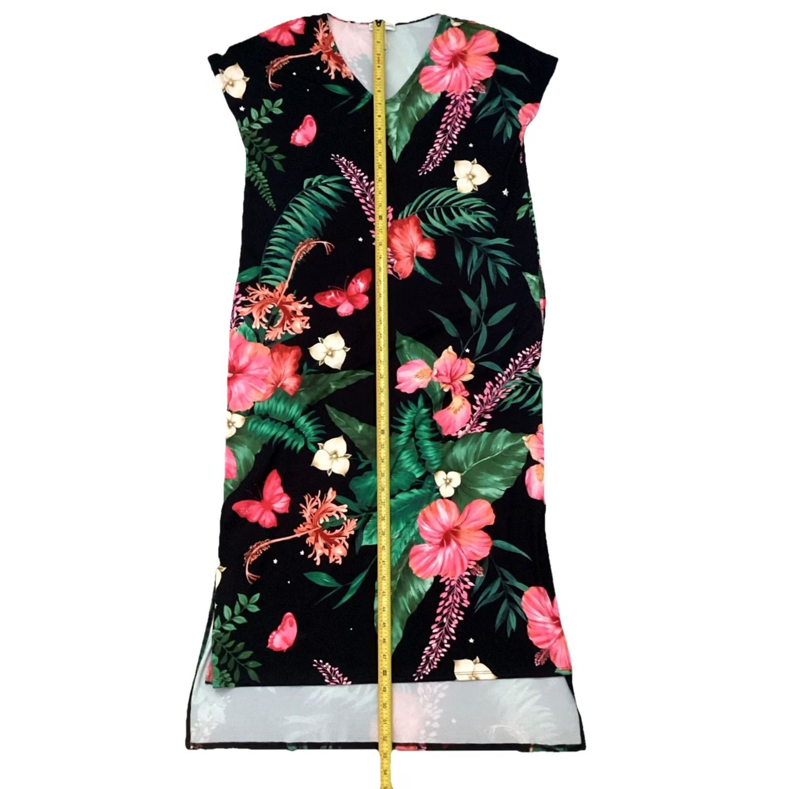 neiman marcus maxi dresses 1970s Floral Silk Chiffon Dress It provides a striking presence for evening events and upscale weddings Neiman Marcus NEW MEDIUM Tie