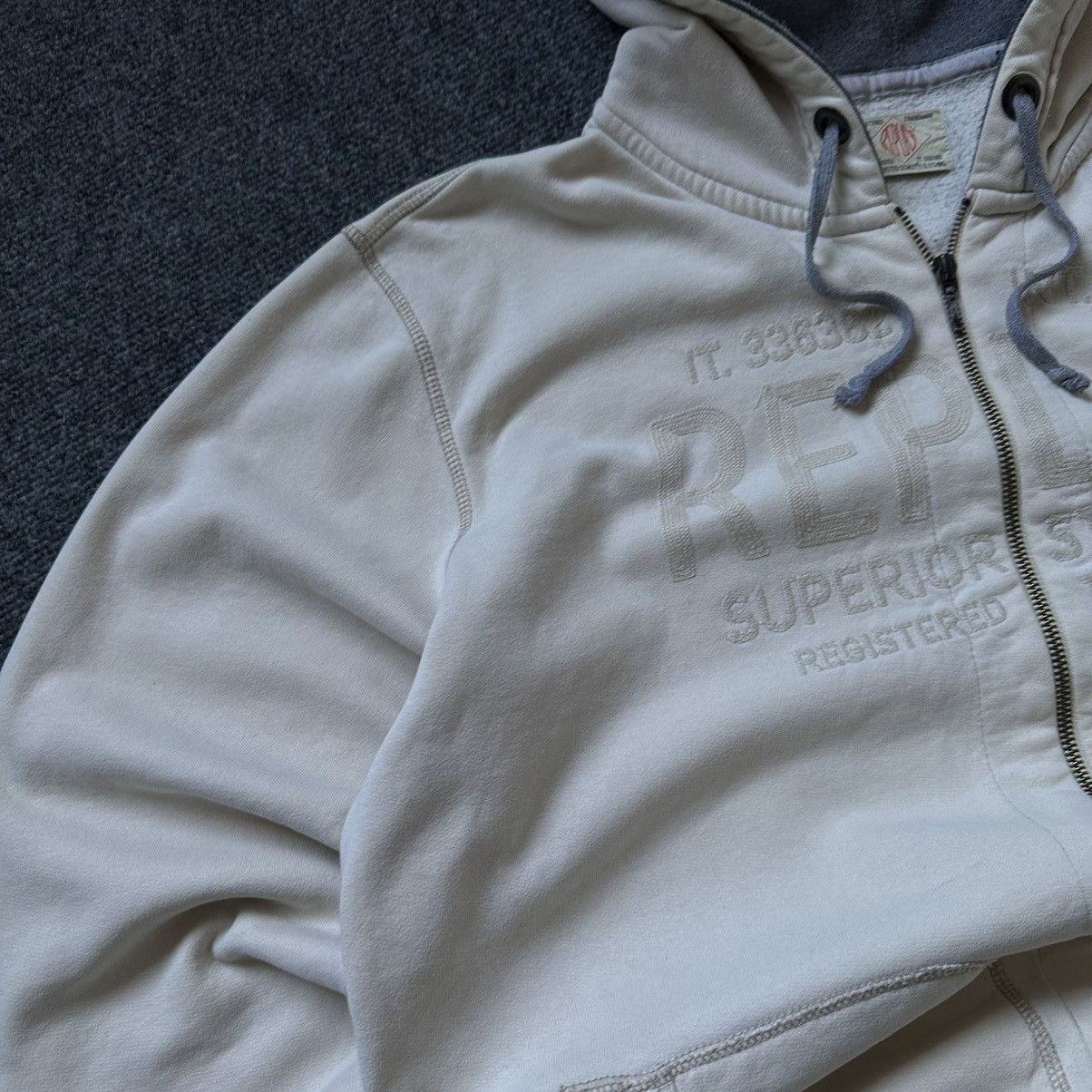 Replay VTG Mans Replay Zip Hoodie Size XL Distressed 00s USA Hype Size US XL / EU 56 / 4 - 10 Thumbnail