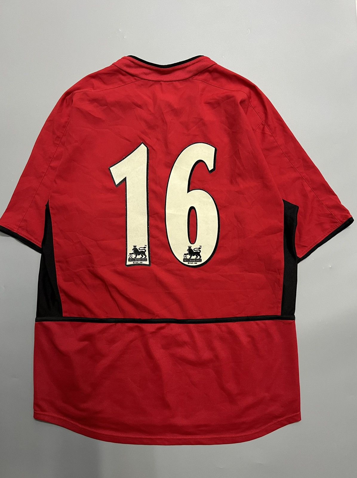 Vintage Vintage 2002-04 ManchesterUnited Vodafone Nike Jersey Size US M / EU 48-50 / 2 - 3 Thumbnail