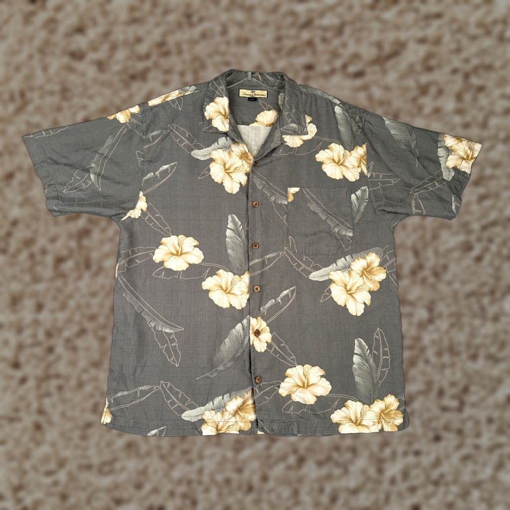 Tommy Bahama Tommy Bahama Shirt Men L Gray Floral Button-Up Silk Hawaiian Aloha Beach Vacation 100% Silk Relaxed Short Sleeve Mens Size US L / EU 52-54 / 3 - 1 Thumbnail