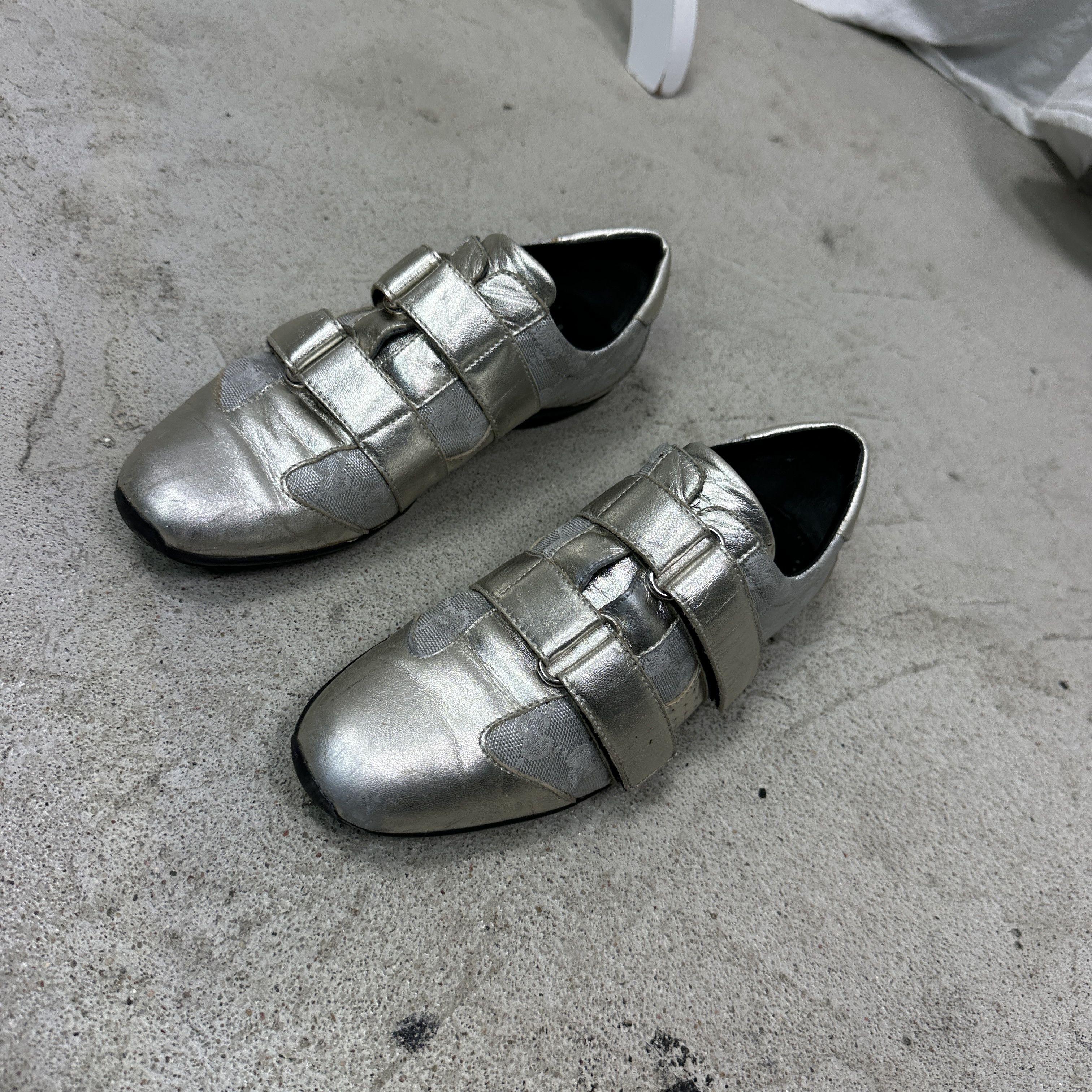 Gucci Vintage Silver Chrome Monogram Gucci Sneakers 00s Size US 6 / IT 36 - 15 Thumbnail