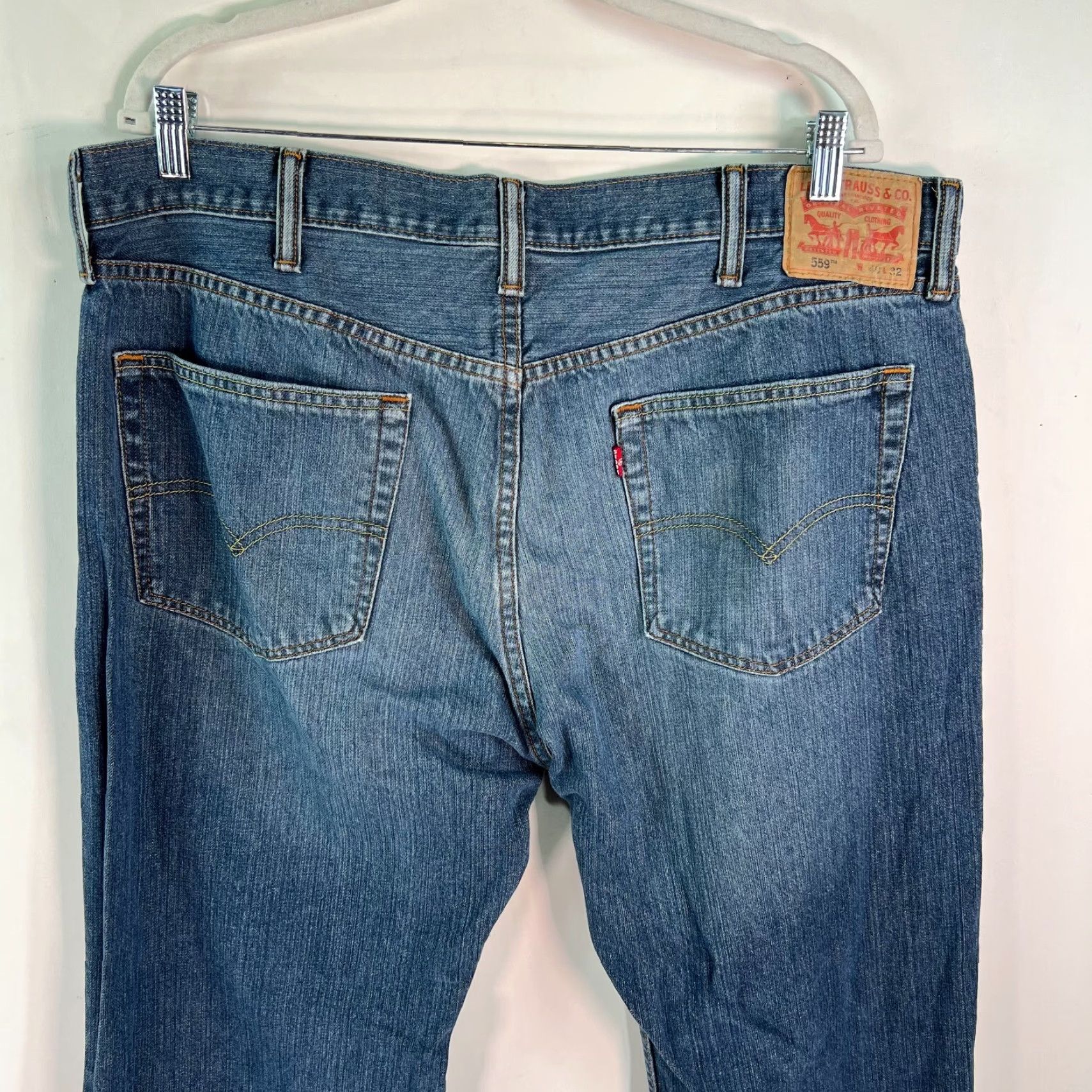 Levi's Levi's 559 Mens Denim Blue Flat Front Straight Jeans Size 40X32 Denim Blue 559 Jeans Mens Regular 40 32 Blue 5-Pocket Design C Size US 40 / EU 56 - 4 Thumbnail
