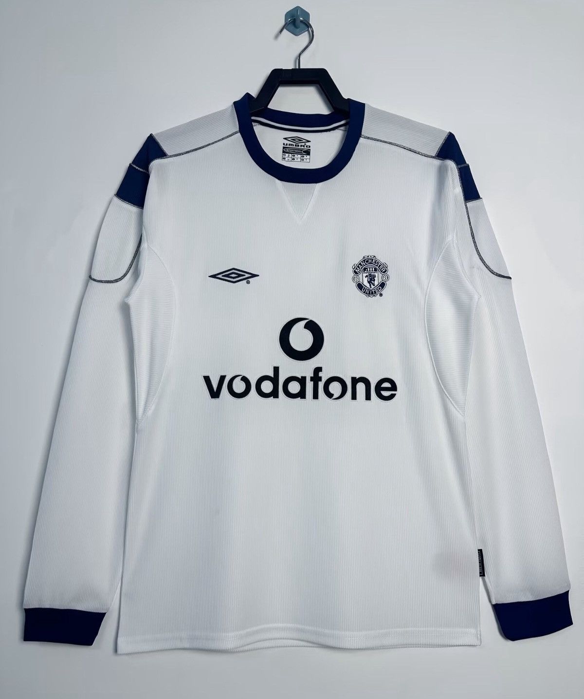 Umbro × Vintage Vintage x Manchester United 2000/2001 Away Long Sleeve Size US M / EU 48-50 / 2 - 1 Thumbnail