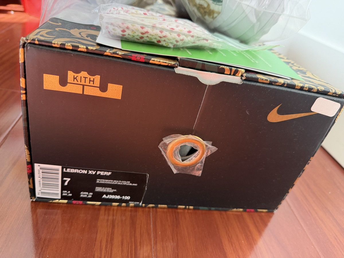 Nike Nike Lebron15 Performance Kith King‘s cloak Size US 7 / EU 40 - 7 Thumbnail