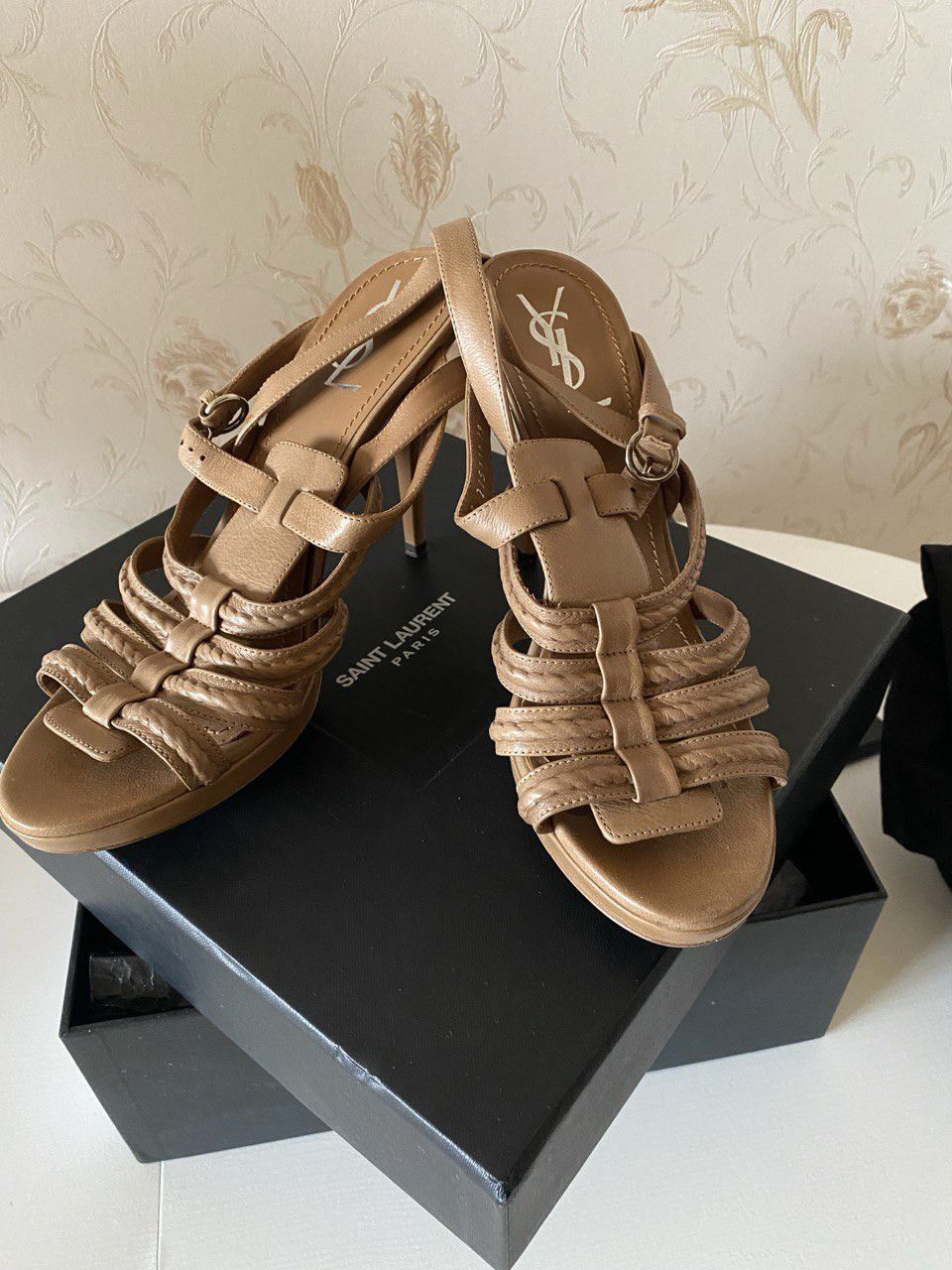 Yves Saint Laurent Leather sandals Yves Saint Laurent Size US 9 / IT 39 - 1 Thumbnail