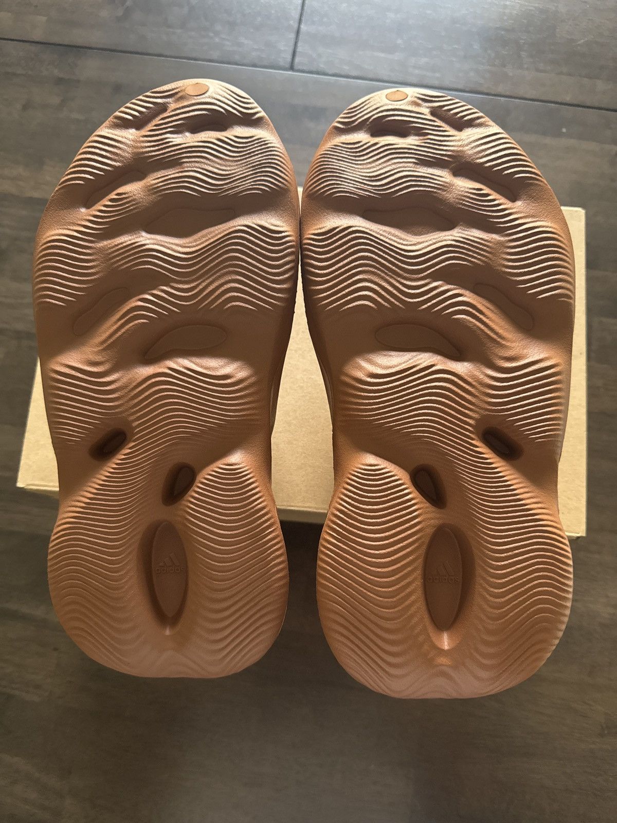 Adidas × Yeezy adidas Yeezy Foam RNR ‘Clay Red’ Size US 11 / EU 44 - 6 Thumbnail