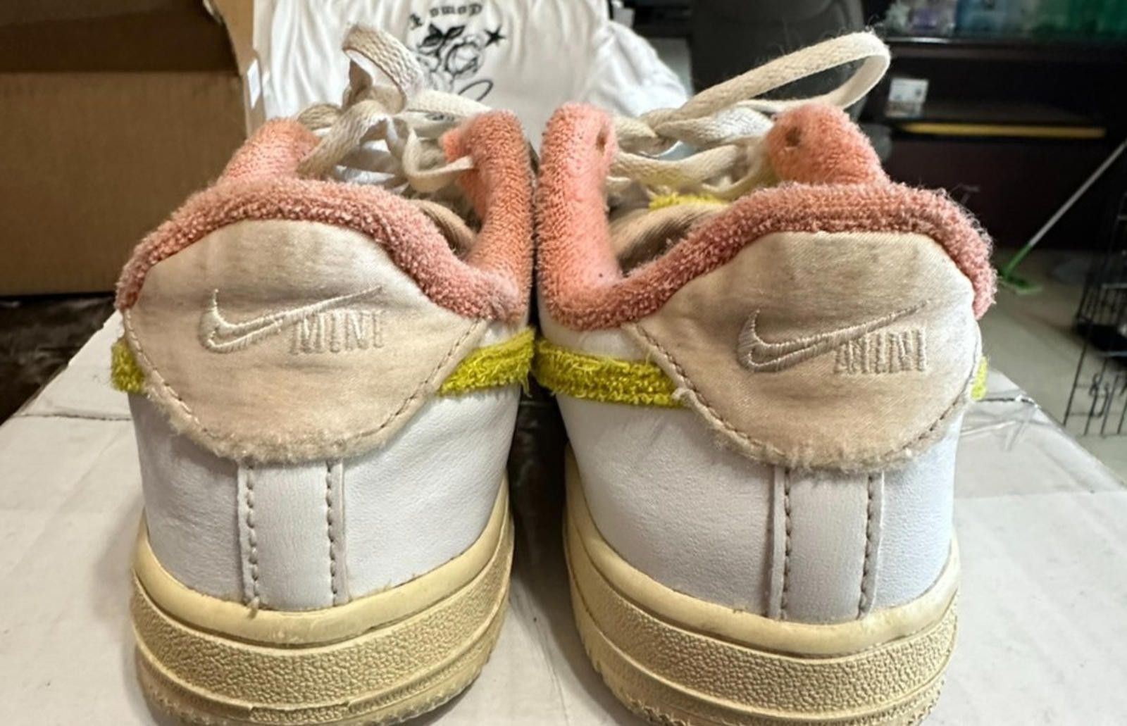 Nike Nike Dunks girls’ sneaker, size 13.5C Size US 12 / IT 42 - 3 Thumbnail
