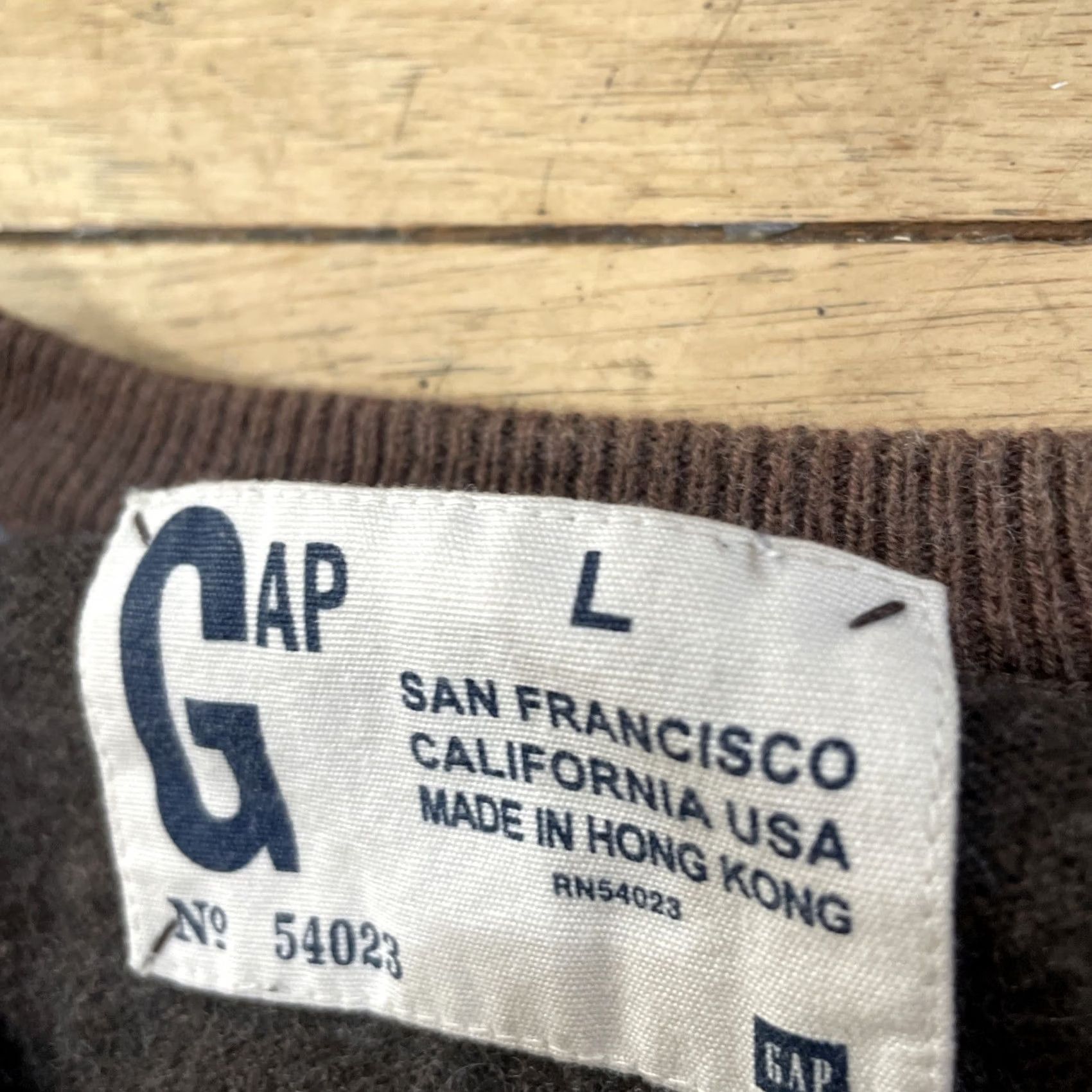 Gap VINTAGE Gap Cashmere Sweater Men L VNeck Gray Brown 90s Preppy Streetwear Pullover Mens L Size US L / EU 52-54 / 3 - 5 Thumbnail