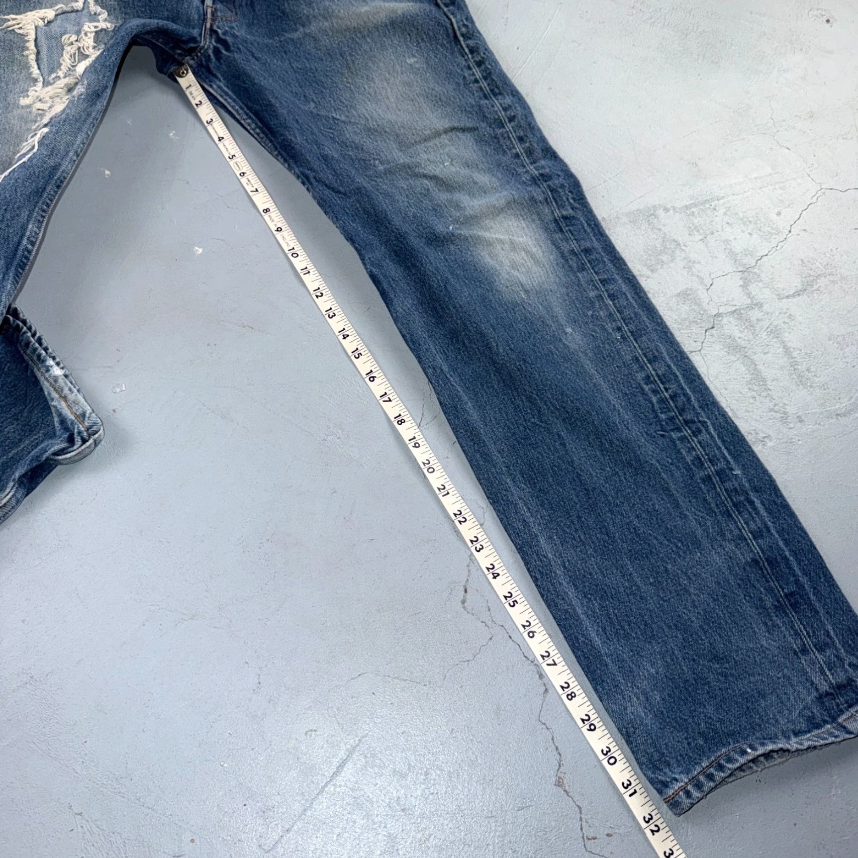 Levi's VINTAGE Levi's 501 Jeans Blue 90s USA Straight Leg 35x36 Men?s Regular 5-Pocket Denim Blue Size US 35 - 6 Thumbnail