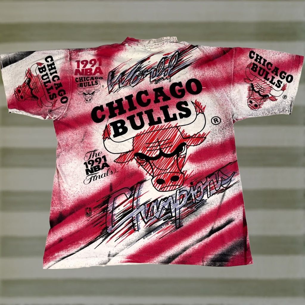 NBA VINTAGE Chicago Bulls T-Shirt 1991 NBA Finals Magic Johnson T's Sz M Men's Shirts Graphic Print 90s Basketball World Champions Size US M / EU 48-50 / 2 - 1 Thumbnail