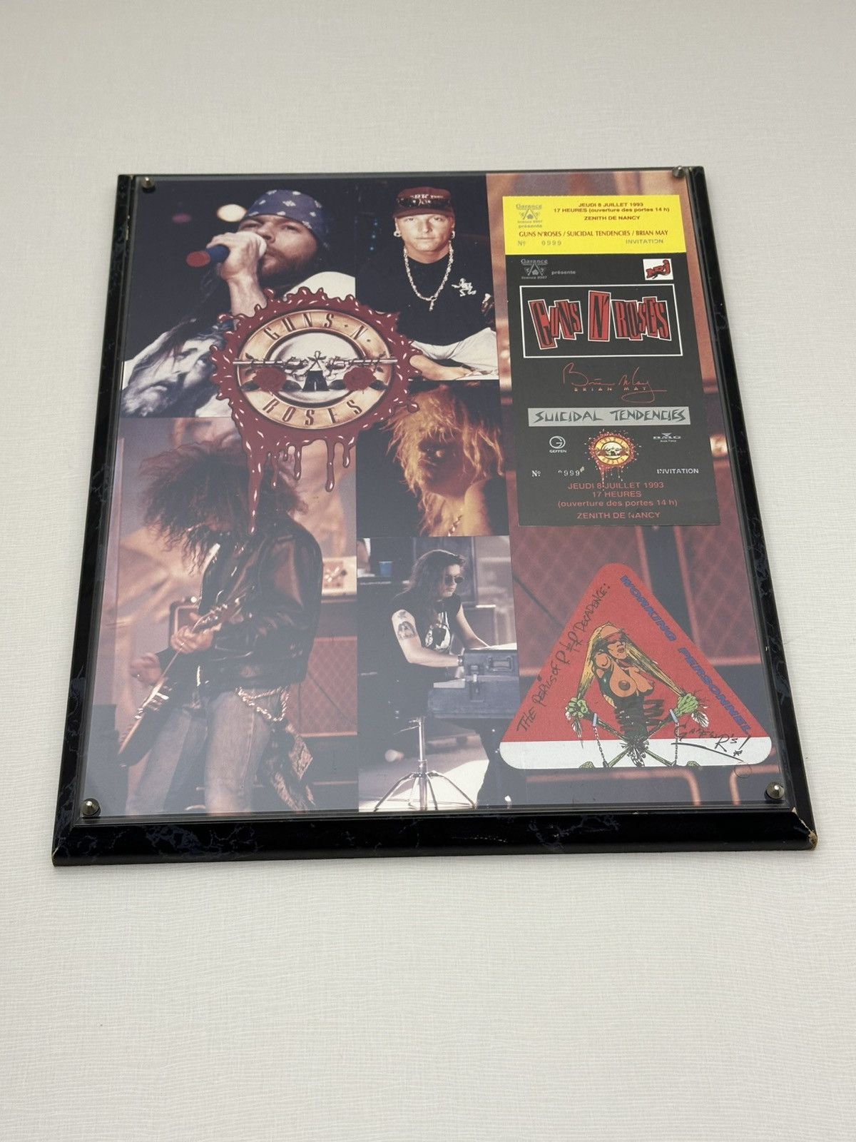 Guns N' Roses Gun’s N Roses Hanging Plaque Use Your Illusion 1993 Tour Size ONE SIZE - 2 Thumbnail