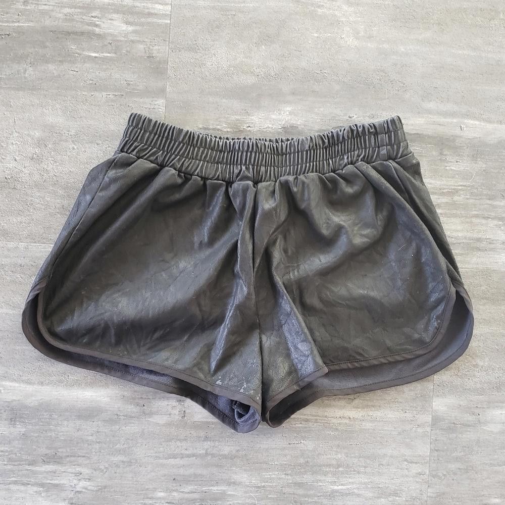 Designer Black Faux Leather Lily White High Waisted Short Size 26" / US 2 / IT 38 - 1 Thumbnail