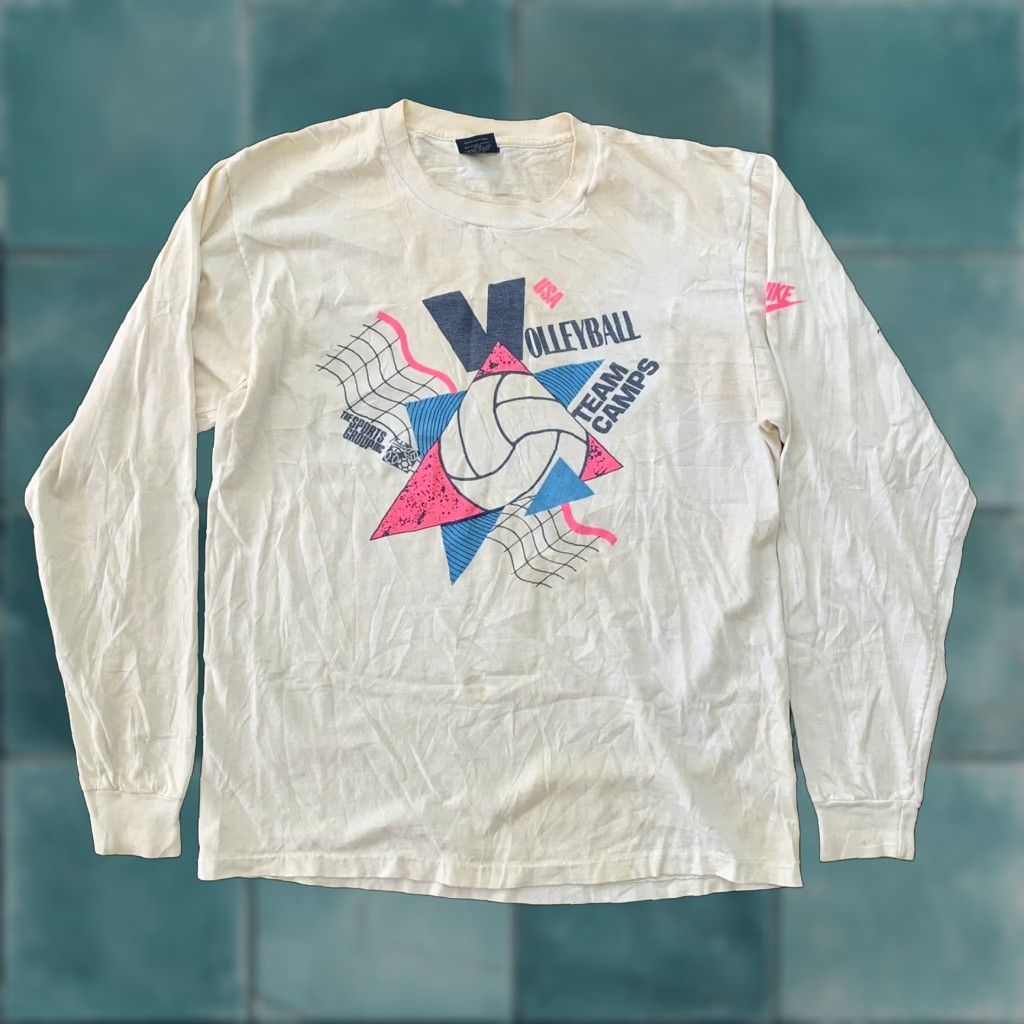 Nike VINTAGE Nike T Shirt USA Long Sleeve 80s Volleyball Graphic Unisex L White/Blue 1980s Mens Women Size US L / EU 52-54 / 3 - 1 Thumbnail