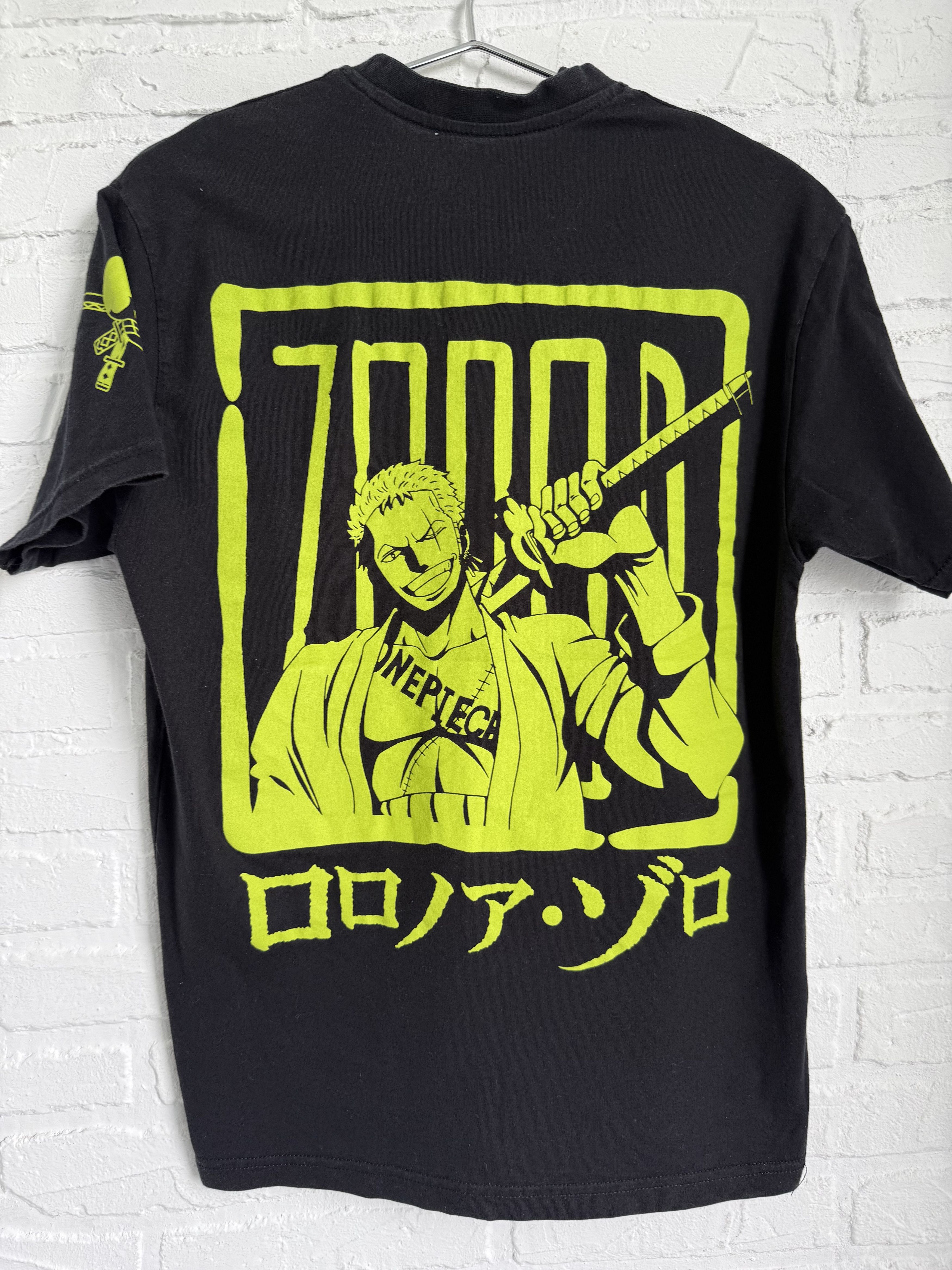 Anime × Japanese Brand × Vintage Vintage 2000s One piece Zoro Anime manga t-shirt Size US M / EU 48-50 / 2 - 3 Thumbnail