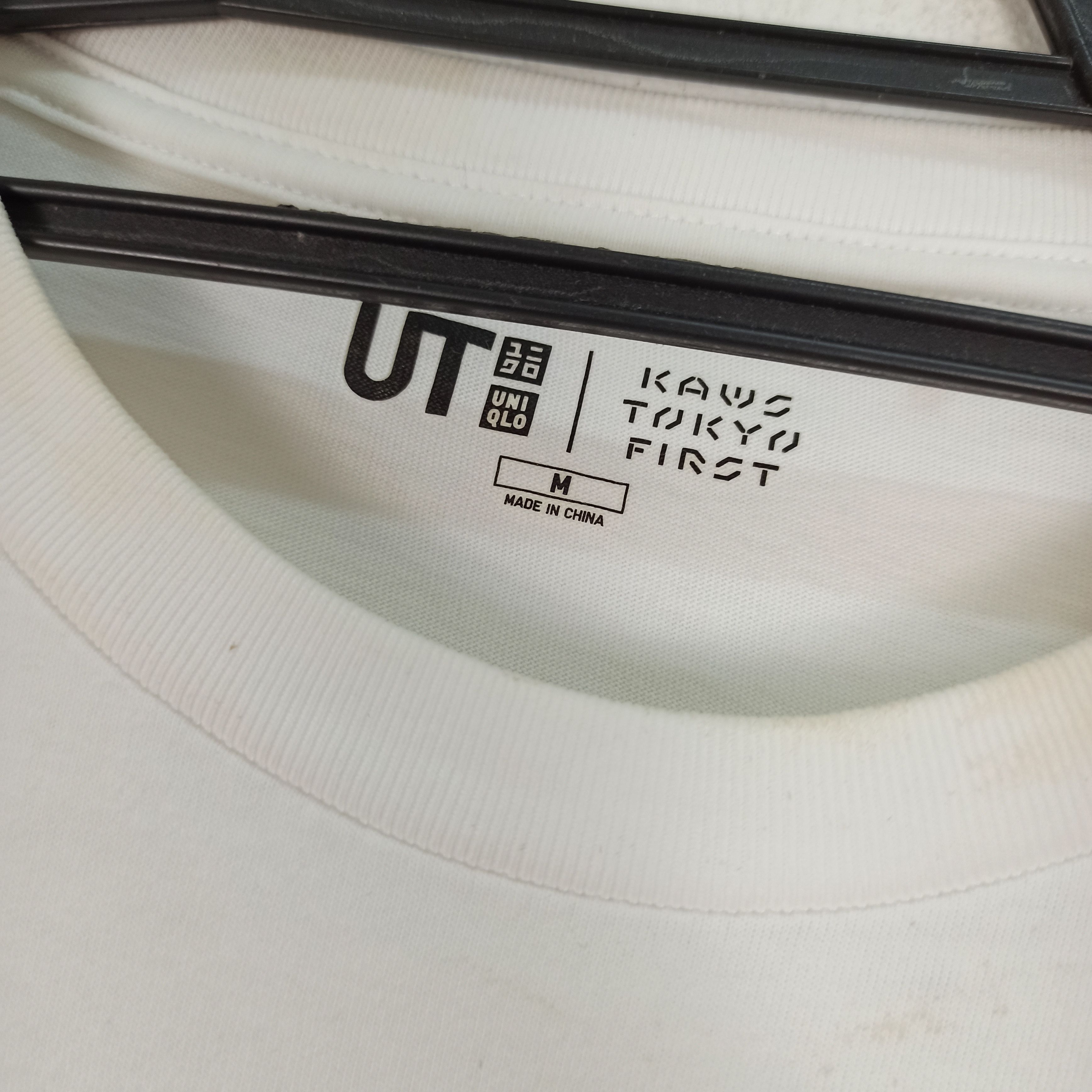 Kaws × Uniqlo Kaws X Uniqlo Tshirt Size US M / EU 48-50 / 2 - 5 Thumbnail