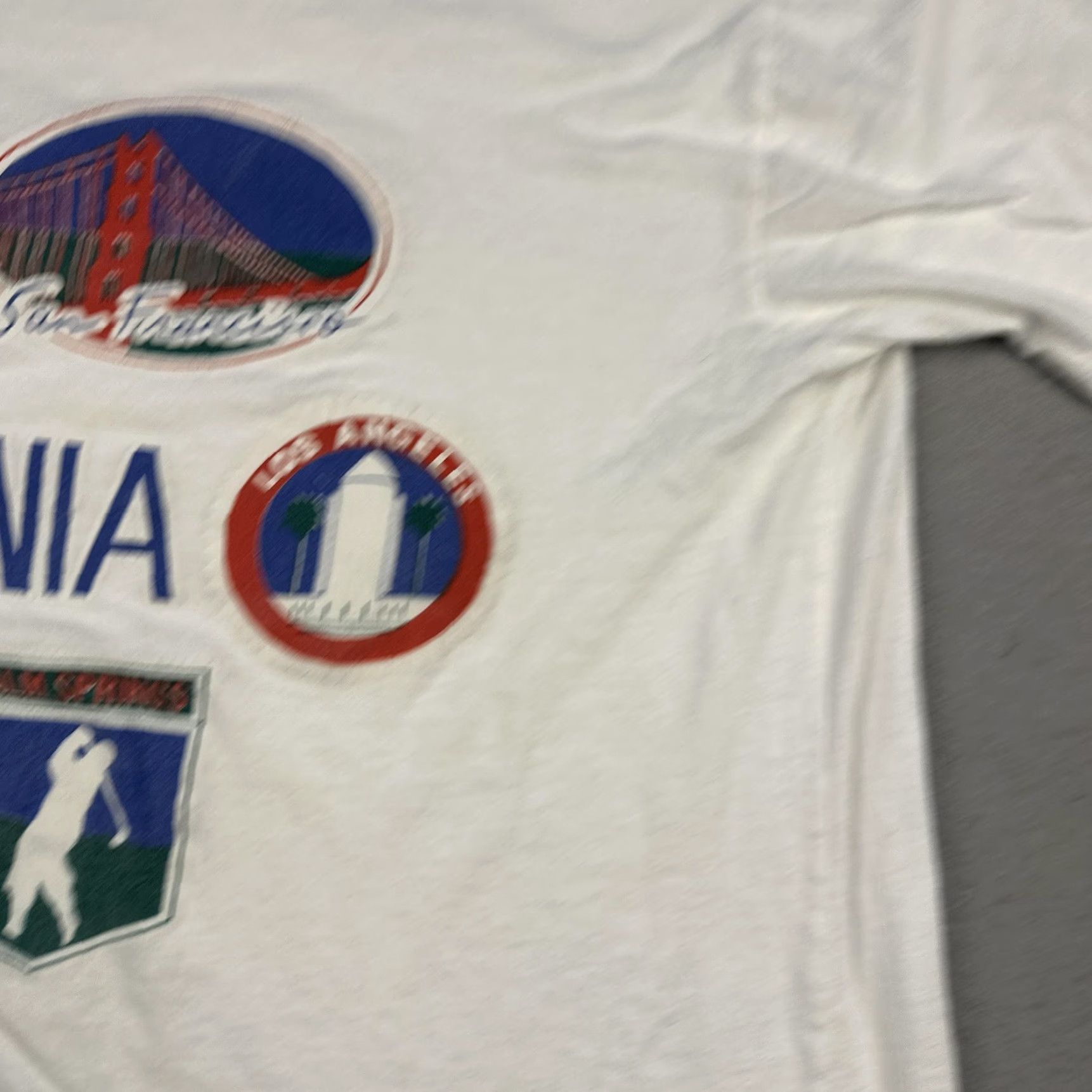 Vintage VINTAGE California Shirt Mens Medium White Tourist Cities Graphic Souvenir 80s Size US M / EU 48-50 / 2 - 7 Thumbnail