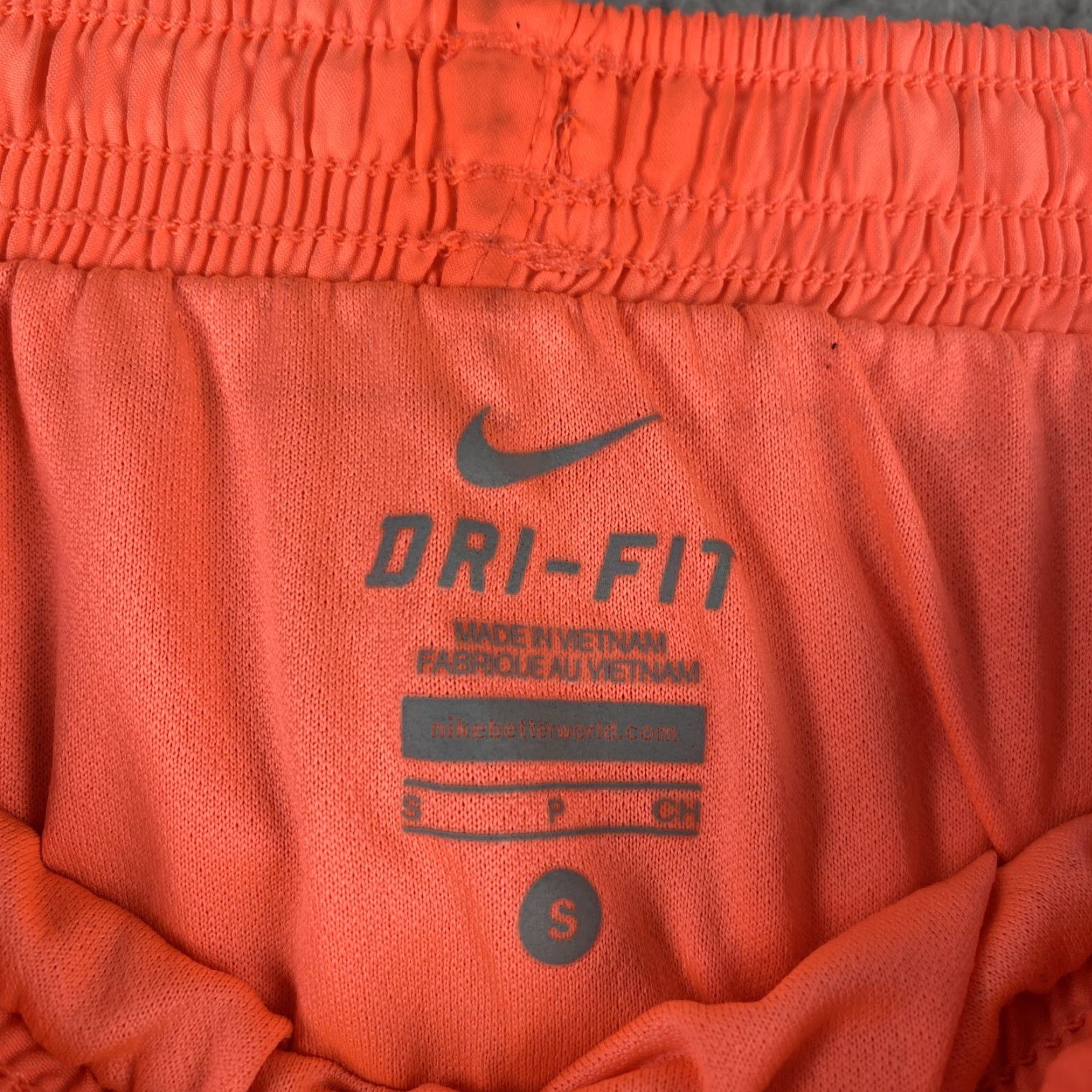 Nike Nike Women Gym Active Running Shorts S Coral Neon / 48-26 Athletic Size Small Women's Shorts Coral Neon Size 28" / US 6 / IT 42 - 3 Thumbnail