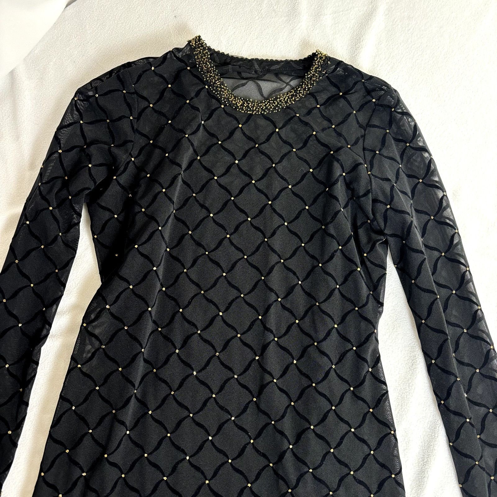 Nissan Nissa Black Long Sleeve Diamond Pattern, Gold Beaded Necklin Size M / US 6-8 / IT 42-44 - 2 Thumbnail