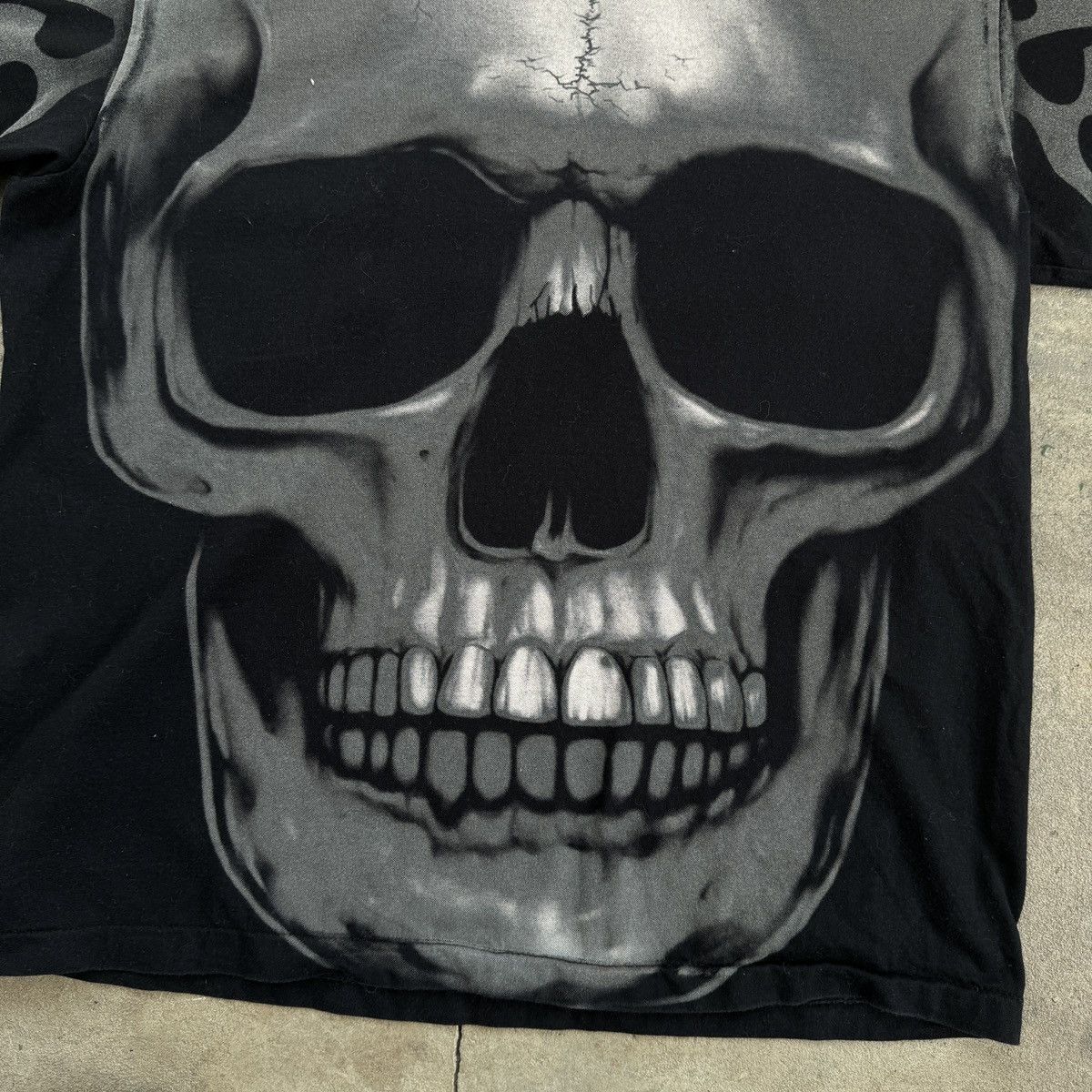 Other Vintage Skull Tribal Overprint T-Shirt Size US L / EU 52-54 / 3 - 3 Thumbnail