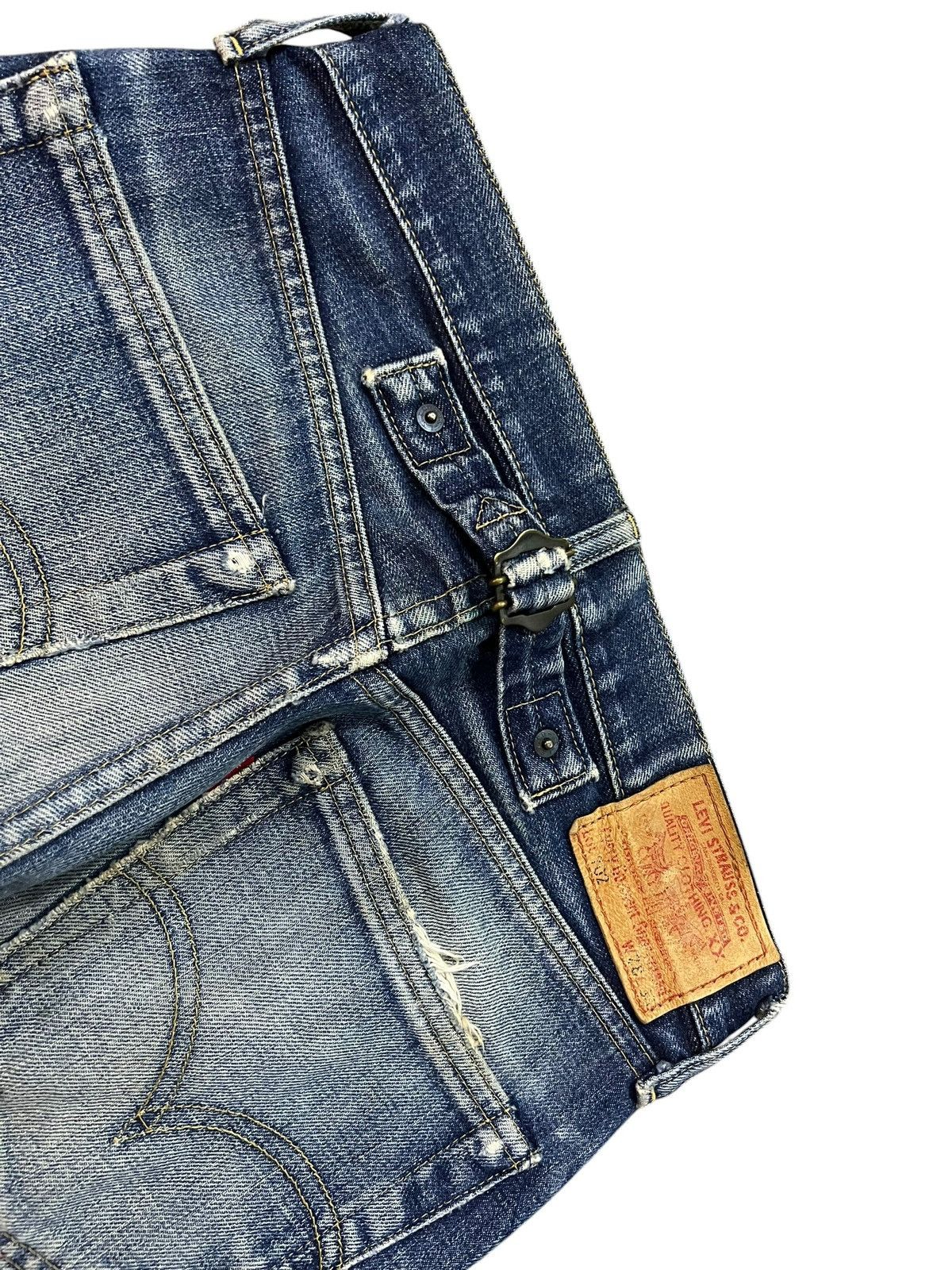 Levi's LEVI’S 702 BIG E BACKLE BACK SELVEDGE FADED DISTRESSED JEAN Size US 28 / EU 44 - 19 Thumbnail