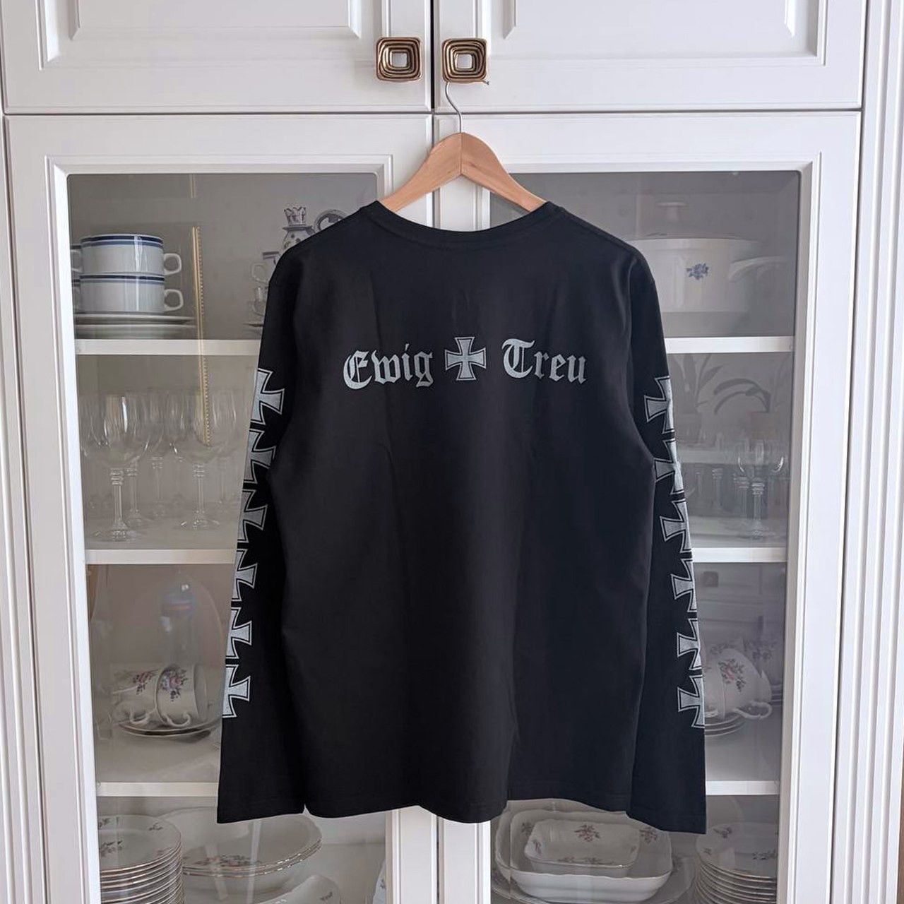 Band Tees Long sleeve Ewig Treu / eagle / band metal Size US L / EU 52-54 / 3 - 5 Thumbnail