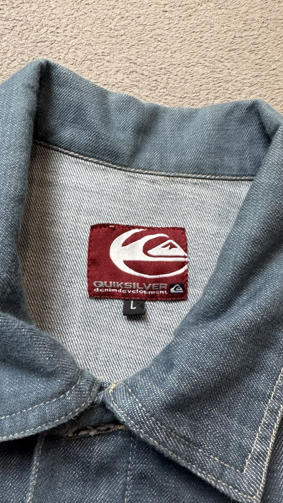 Japanese Brand Quiksilver Vintage Faded Baggy Jeans Jacket ysl stussy nike Size US L / EU 52-54 / 3 - 6 Thumbnail