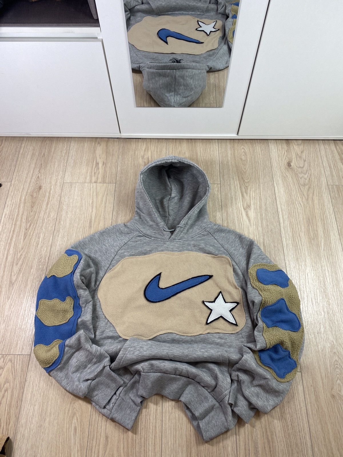 Vintage Nike Custom Skelet Center Swoosh Oversize Hoodie Y2K