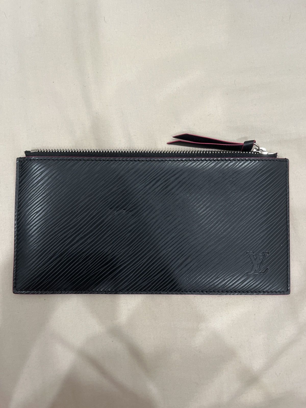 Louis Vuitton Louis Vuitton Epi Black Crossbody Bag Size ONE SIZE - 8 Thumbnail