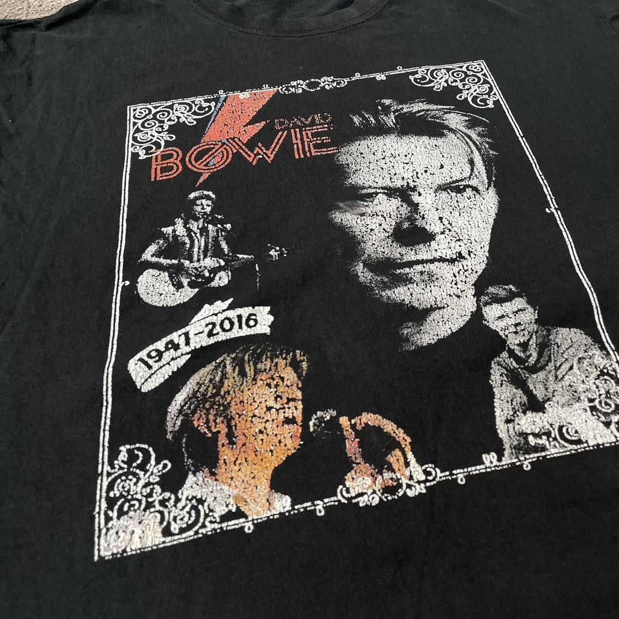Vintage Vintage 2000s Graphic Tee Bowie Horror Punk Faded Black M Size US M / EU 48-50 / 2 - 6 Thumbnail
