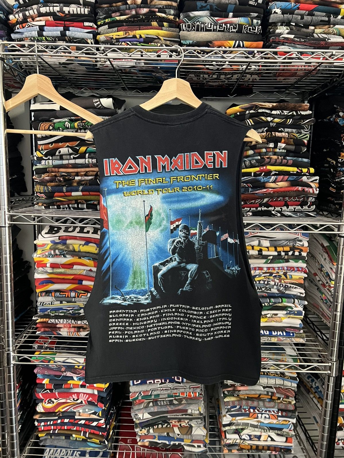 Band Tees 2011 The Final Frontier World Tour UK Trooper Tee Size US M / EU 48-50 / 2 - 2 Thumbnail