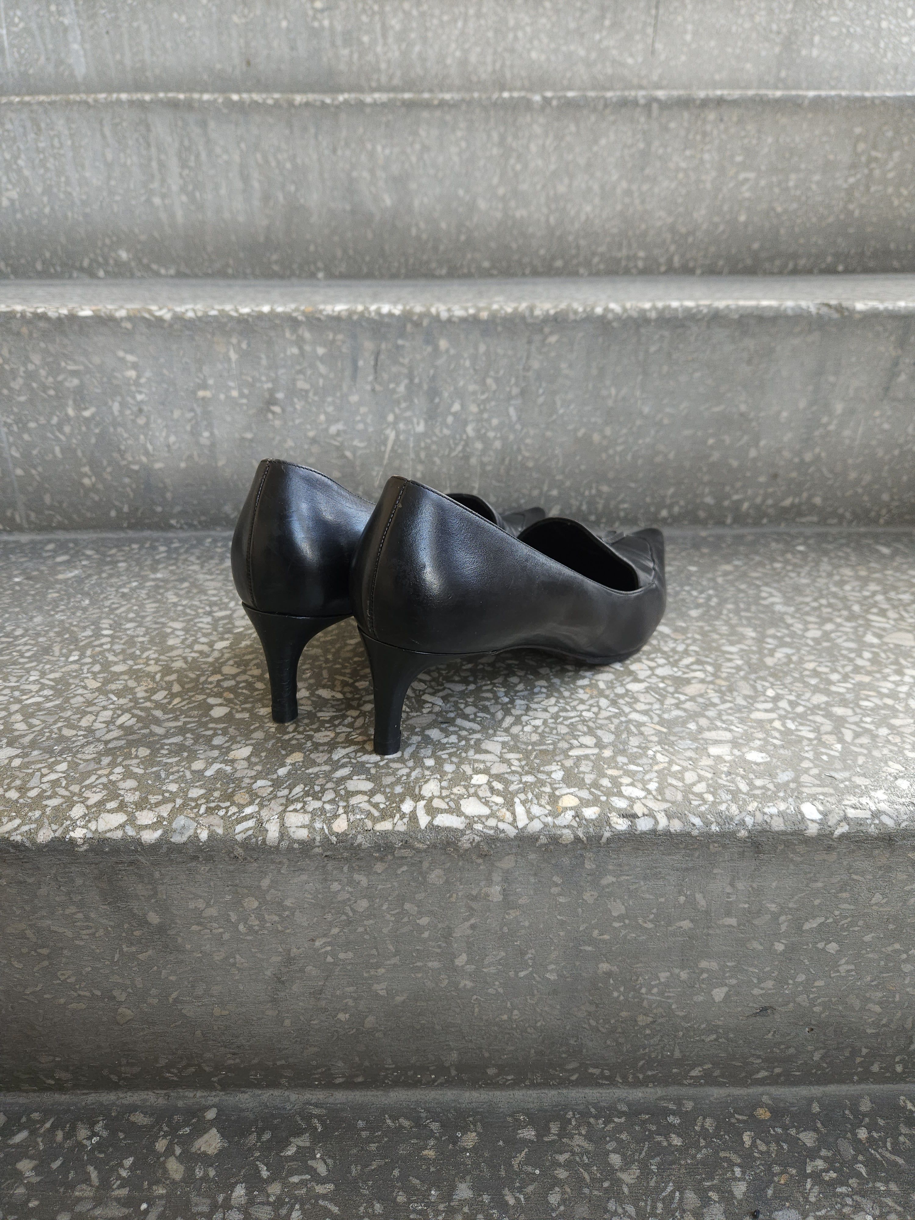 Gucci Archive y2k Gucci pointed toe bow ribbon kitten heels Size US 8 / IT 38 - 6 Thumbnail