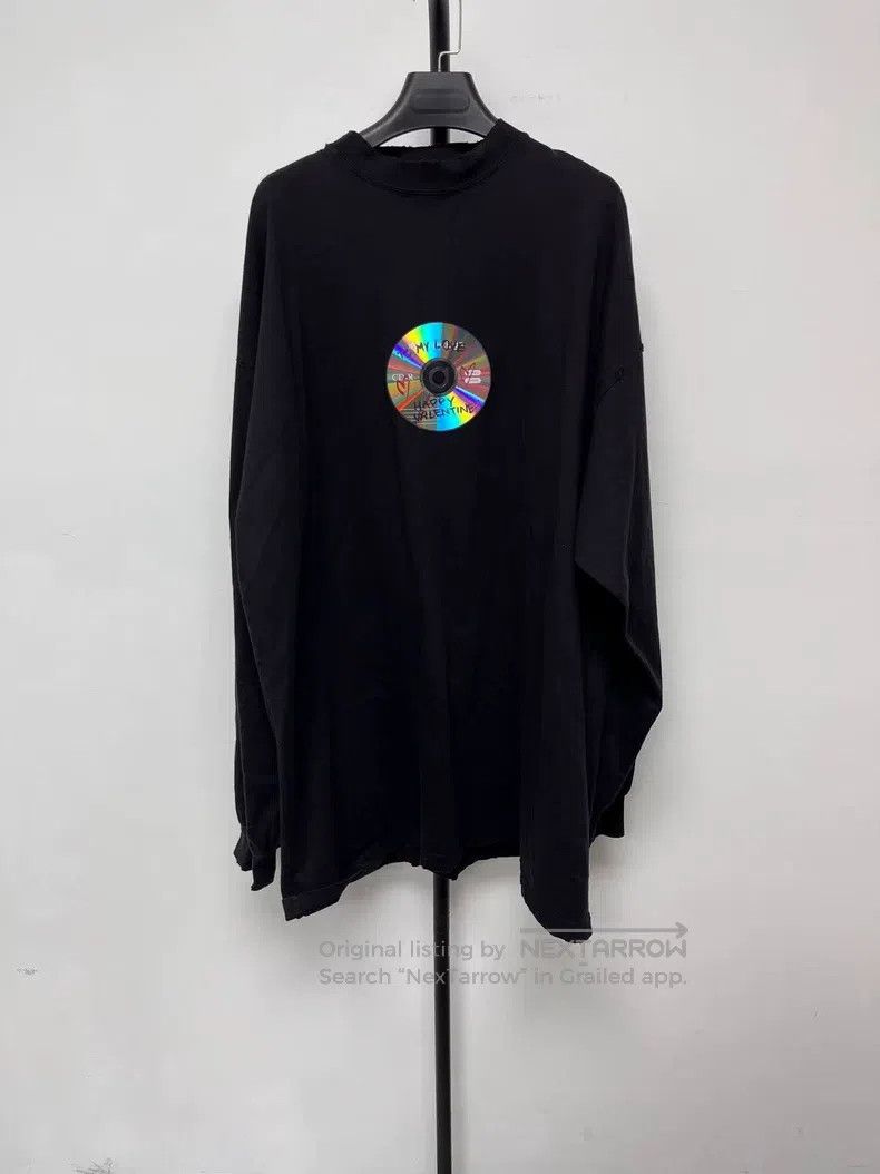 Balenciaga Balenciaga Round Neck Chest Disc Long Sleeve T-Shirt Size US S / EU 44-46 / 1 - 1 Thumbnail