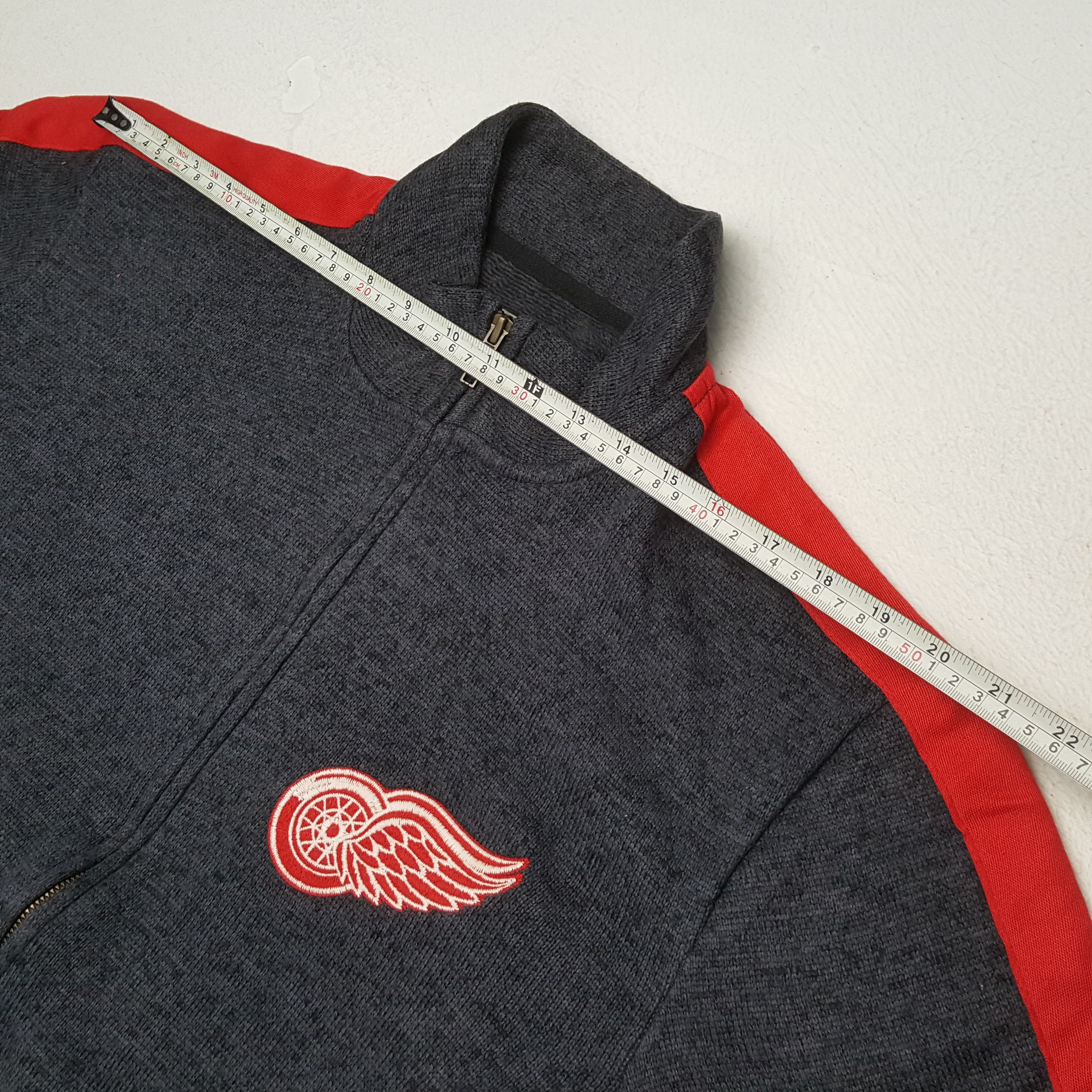 NHL Detroit Red Wings Ice Hockey Team CCM NHL Sweater Size US L / EU 52-54 / 3 - 5 Thumbnail