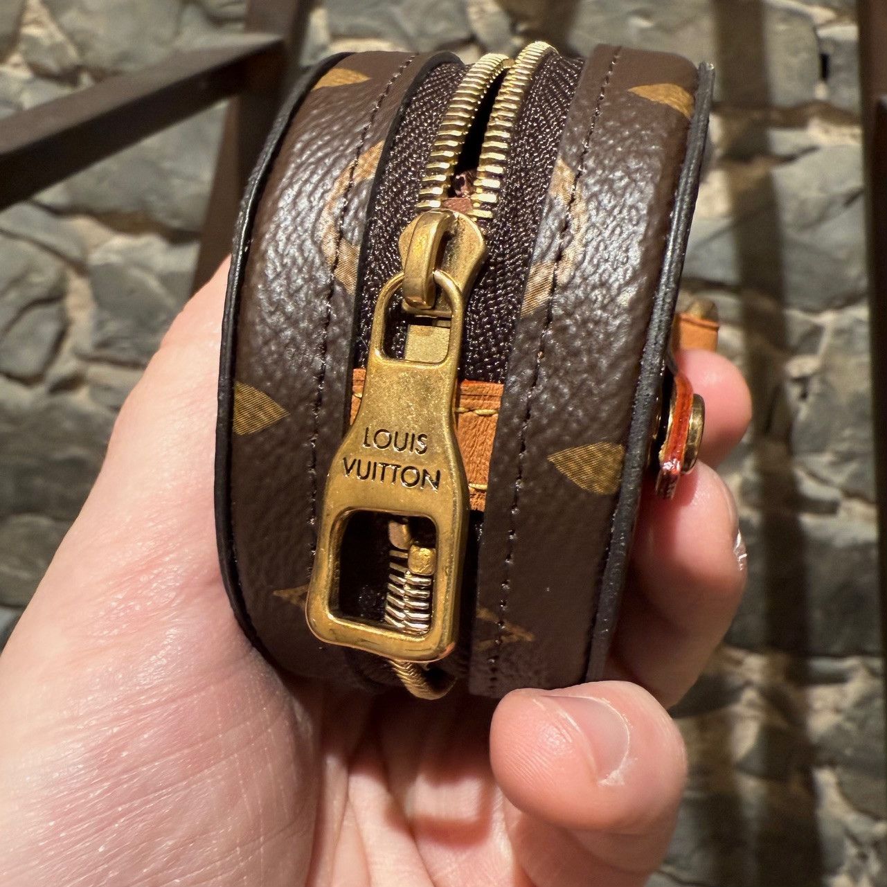 Louis Vuitton Louis Vuitton FW19 Brown Monogram Legacy Coin Pouch Charm Size ONE SIZE - 6 Thumbnail