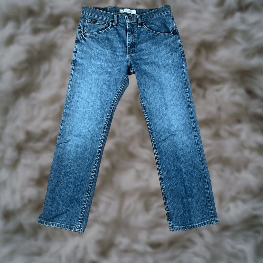 Lee Lee Premium Classic Fit Long Blue Denim Jeans Flat Front Men’s 32Wx30L Cotton Blend Regular Boot Cut 5-Pocket USA Western Mens Jeans Size US 32 / EU 48 - 1 Thumbnail