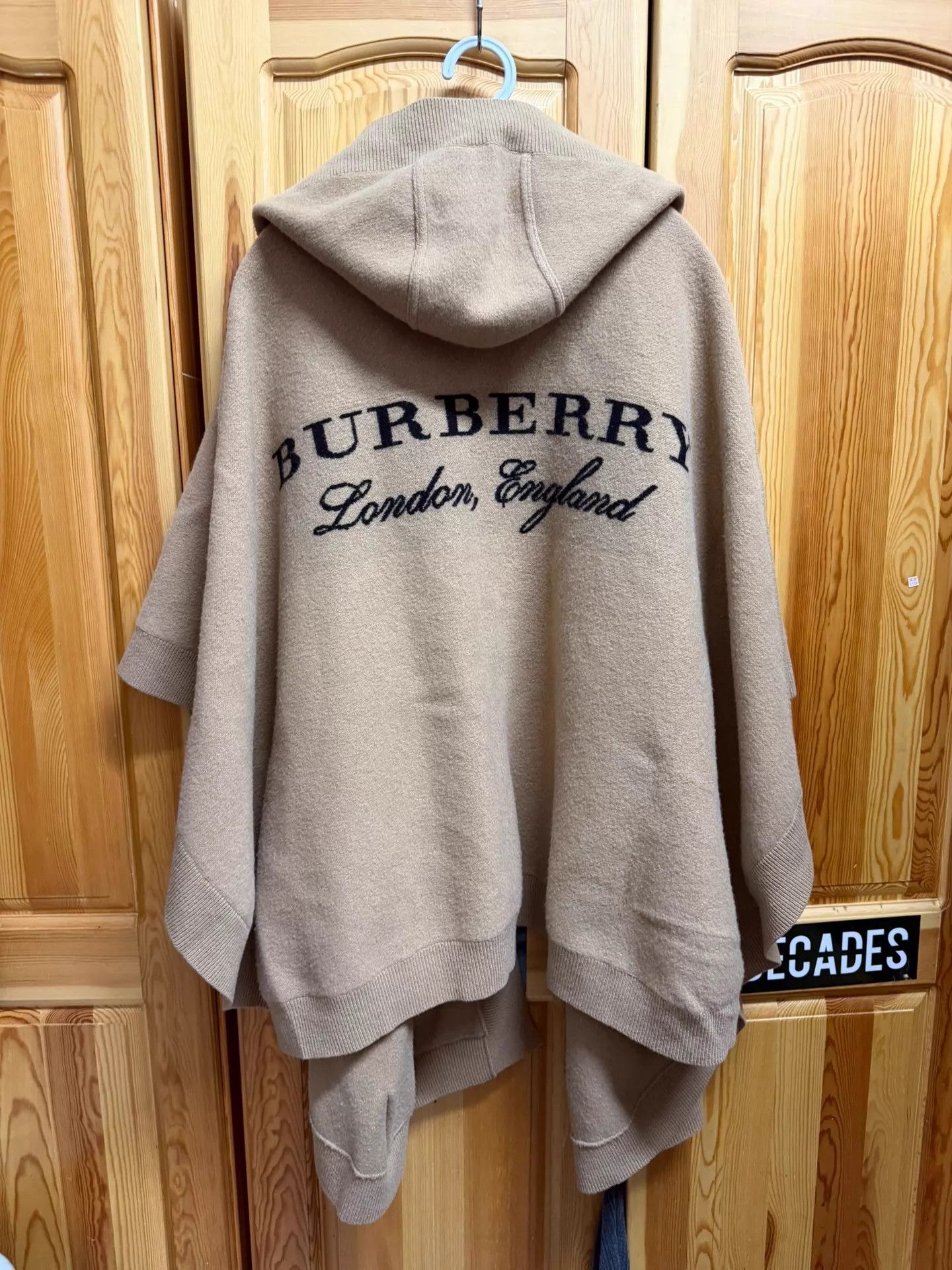Burberry Burberry Camel Wool Blend Cloak EU Size ONE SIZE - 3 Thumbnail