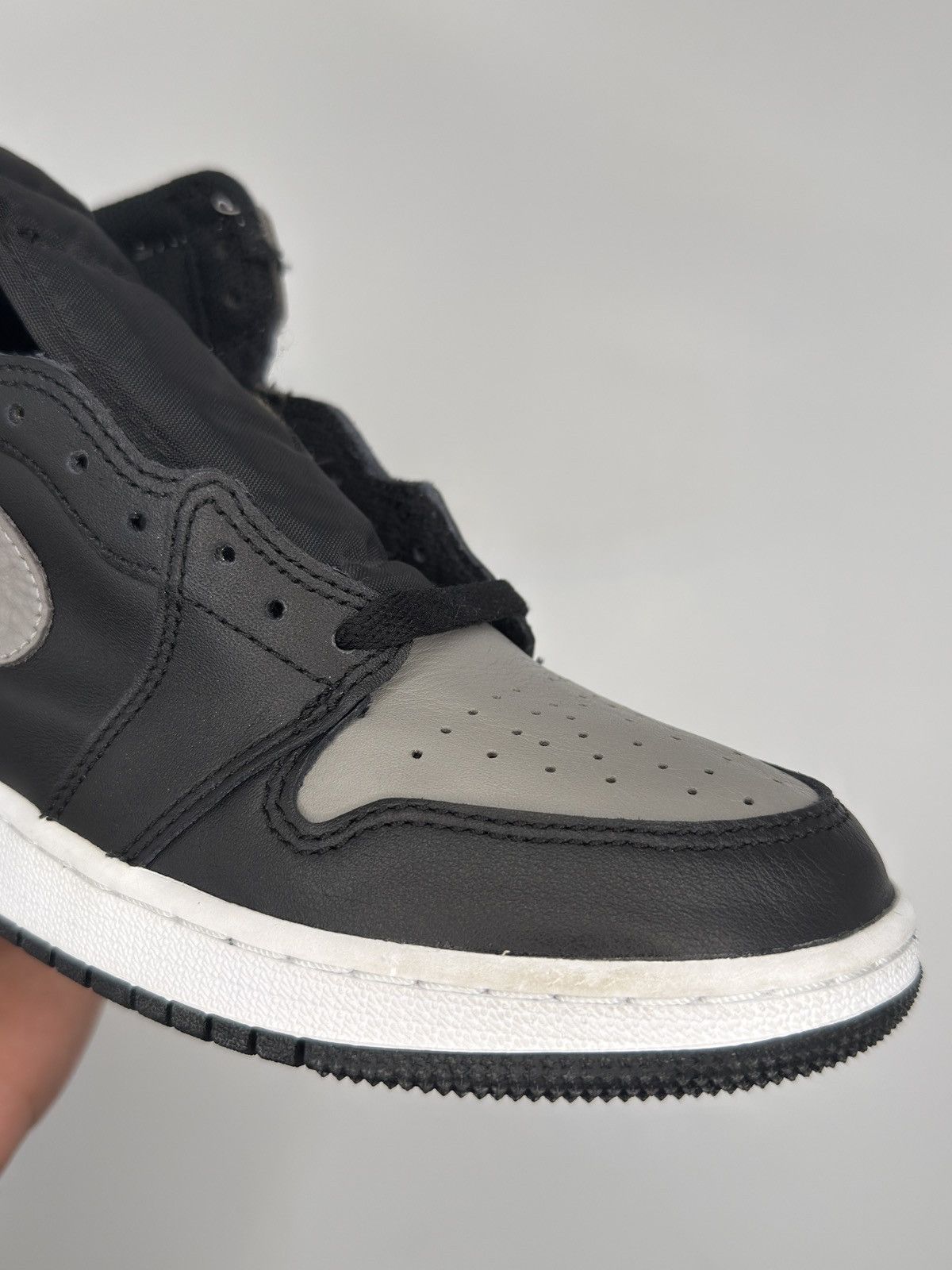 Jordan Brand Jordan 1 Retro High Og Shadow 2018 5.5 Y Size US 5.5 / EU 38 - 2 Thumbnail