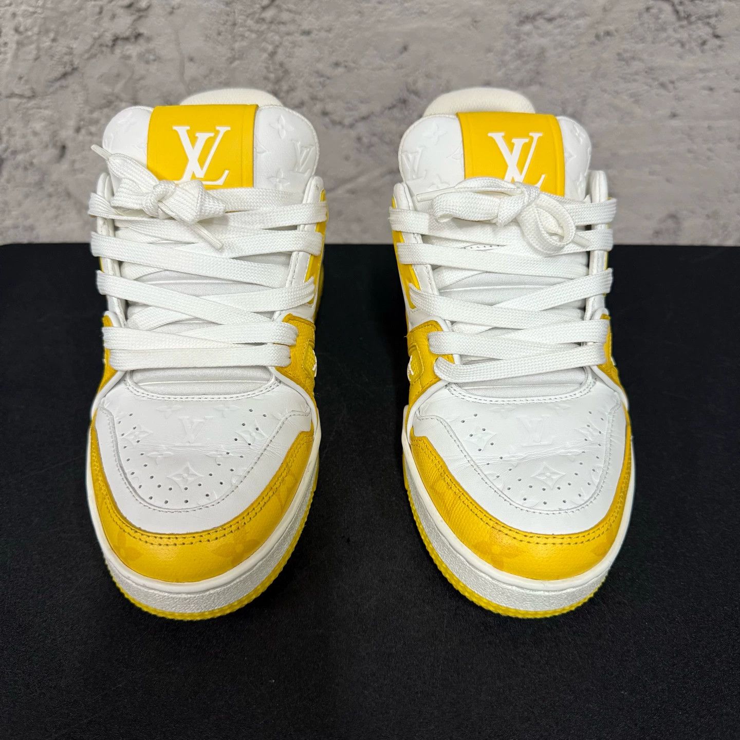 Louis Vuitton Louis Vuitton Trainer Sneaker Size 1.5 (34.5) Size US 4.5 / IT 34.5 - 6 Thumbnail